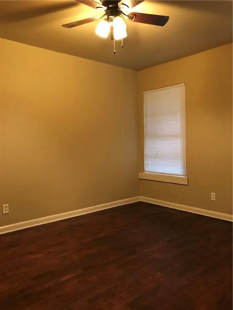 Duplex For Rent in Dallas County , 932 Harlandale Avenue 932, Dallas, Texas 75216, 2 Bedroom, 1 Bathroom, Garage spaces, 944 Sqft, built in 1953, mls#21319931, Real Estate Agent in Dallas, Homes For Rent in Dallas county, Homes For Rent in Dallas, Realtor in Dallas Texas, Real Estate Brokerage Independent Realty Texas, Luminita Cordes Realtor