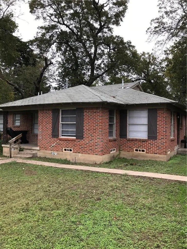 Duplex For Rent in Dallas County , 932 Harlandale Avenue 932, Dallas, Texas 75216, 2 Bedroom, 1 Bathroom, Garage spaces, 944 Sqft, built in 1953, mls#21319931, Real Estate Agent in Dallas, Homes For Rent in Dallas county, Homes For Rent in Dallas, Realtor in Dallas Texas, Real Estate Brokerage Independent Realty Texas, Luminita Cordes Realtor
