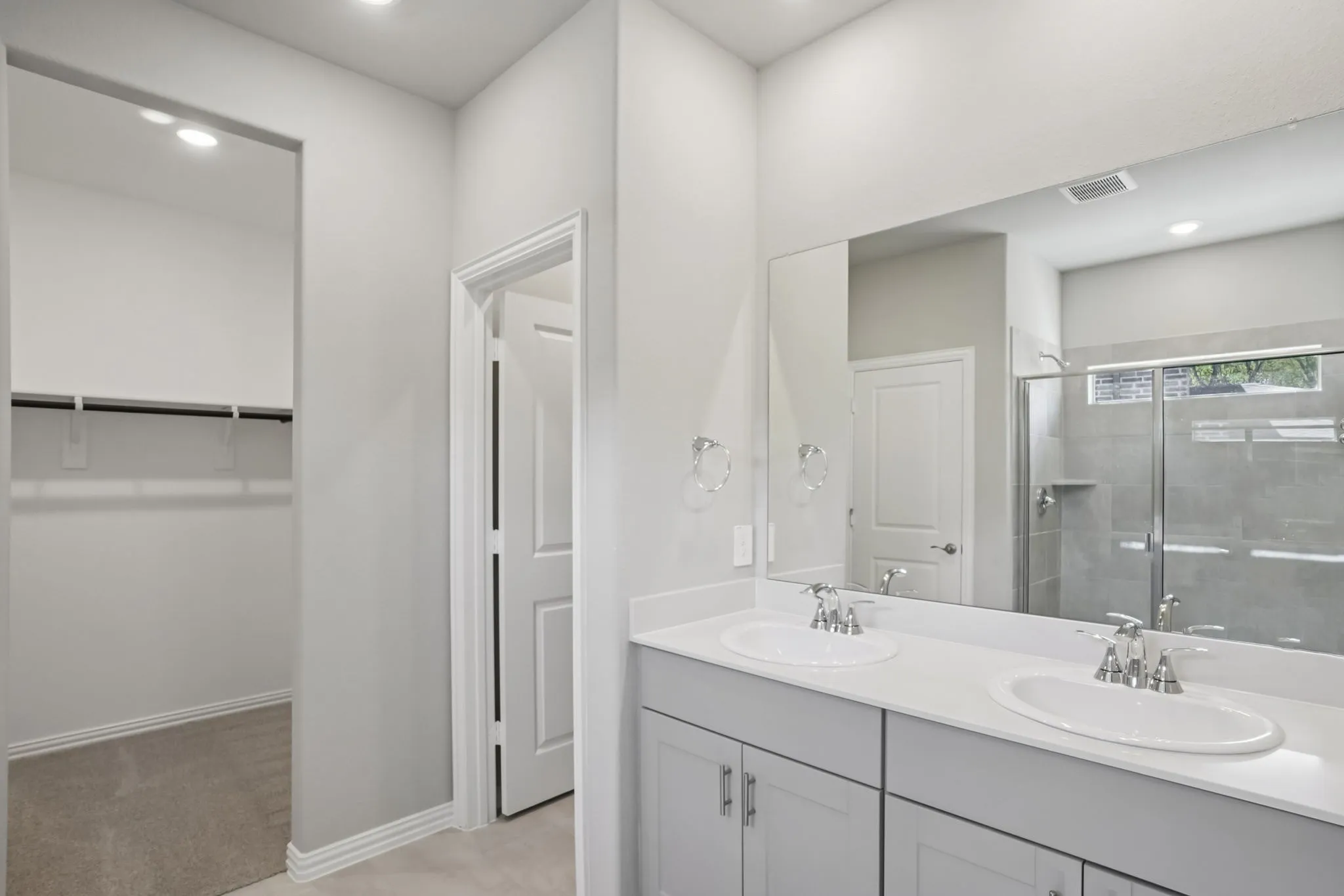Photo is not of the actual home, but is an inspirational photo of builder’s model home and may depict options, furnishings, and/or decorator features that are not included.