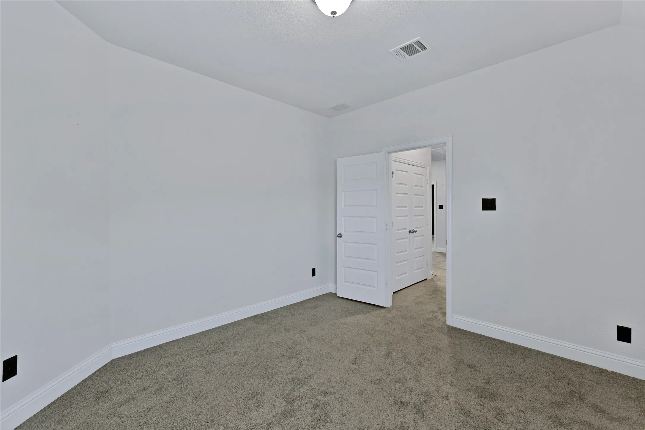Single Family Residence For Sale in Denton County , 16916 Sophora Avenue, Justin, Texas 76247, 3 Bedroom, 3 Bathroom, 2 Garage spaces, 2,883 Sqft, built in 2023, mls#21320107, Real Estate Agent in Justin, Homes For Sale in Denton county, Homes For Sale in Justin, Realtor in Justin Texas, Real Estate Brokerage Independent Realty Texas, Luminita Cordes Realtor