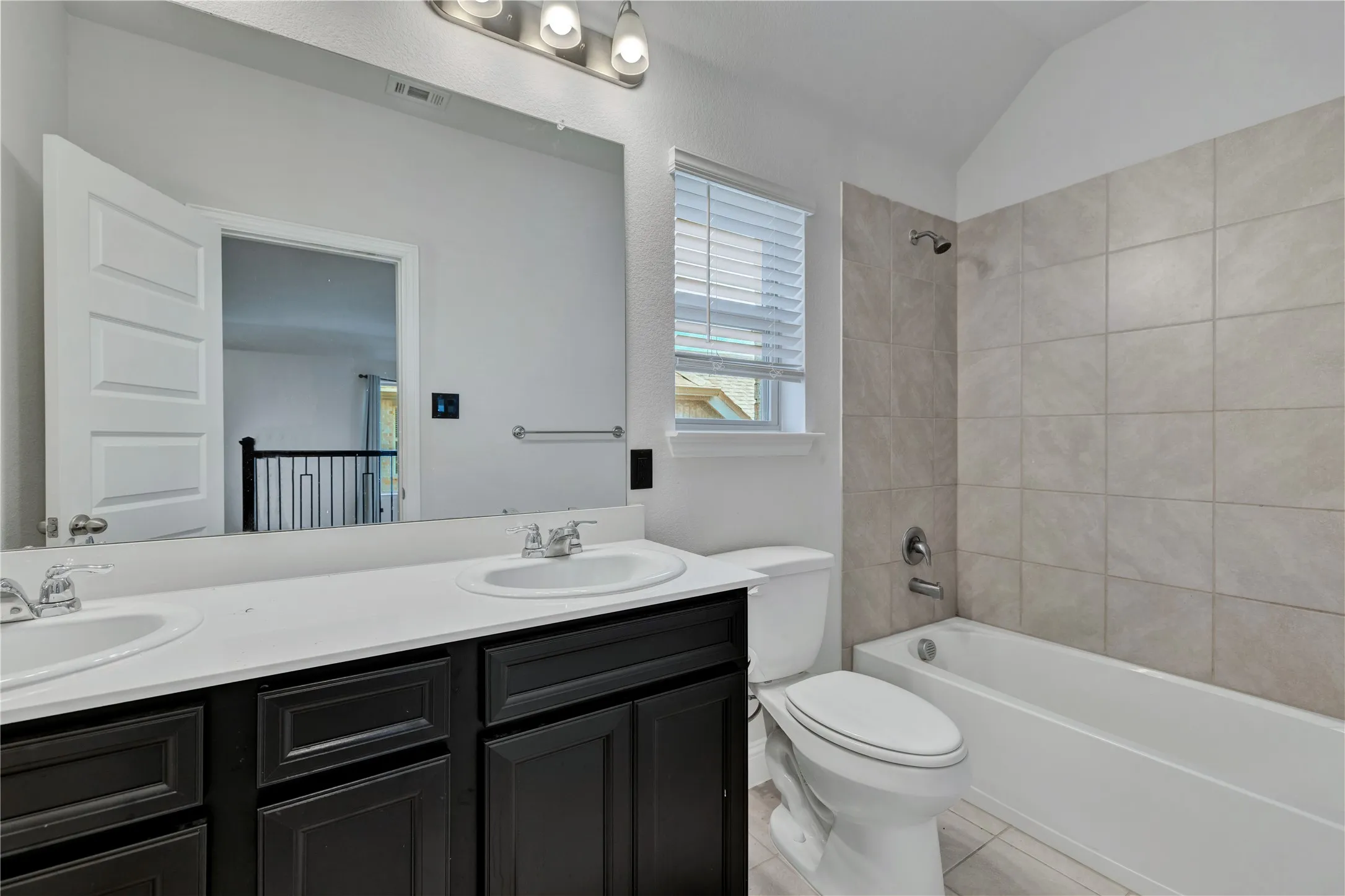 Single Family Residence For Sale in Denton County , 16916 Sophora Avenue, Justin, Texas 76247, 3 Bedroom, 3 Bathroom, 2 Garage spaces, 2,883 Sqft, built in 2023, mls#21320107, Real Estate Agent in Justin, Homes For Sale in Denton county, Homes For Sale in Justin, Realtor in Justin Texas, Real Estate Brokerage Independent Realty Texas, Luminita Cordes Realtor