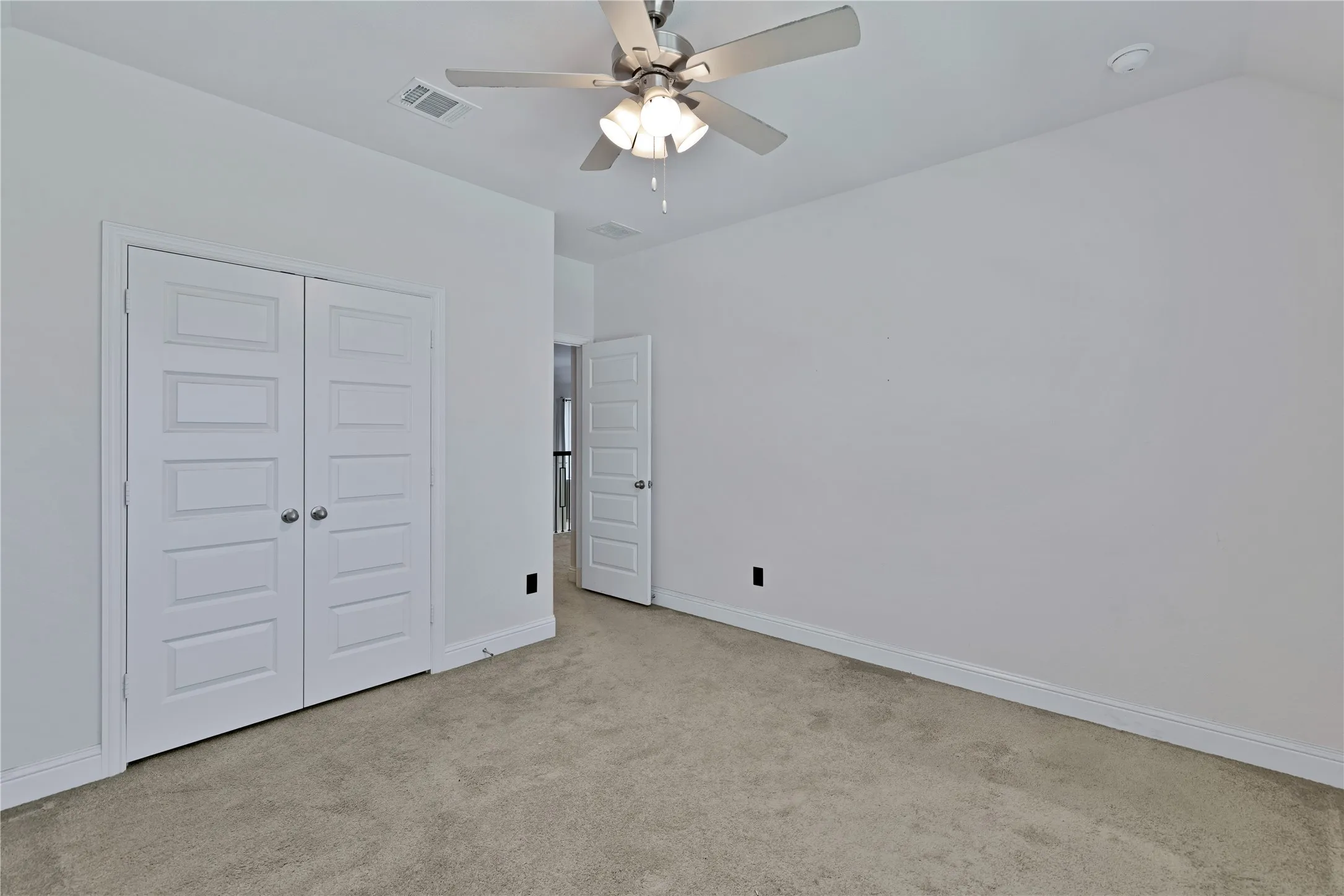 Single Family Residence For Sale in Denton County , 16916 Sophora Avenue, Justin, Texas 76247, 3 Bedroom, 3 Bathroom, 2 Garage spaces, 2,883 Sqft, built in 2023, mls#21320107, Real Estate Agent in Justin, Homes For Sale in Denton county, Homes For Sale in Justin, Realtor in Justin Texas, Real Estate Brokerage Independent Realty Texas, Luminita Cordes Realtor