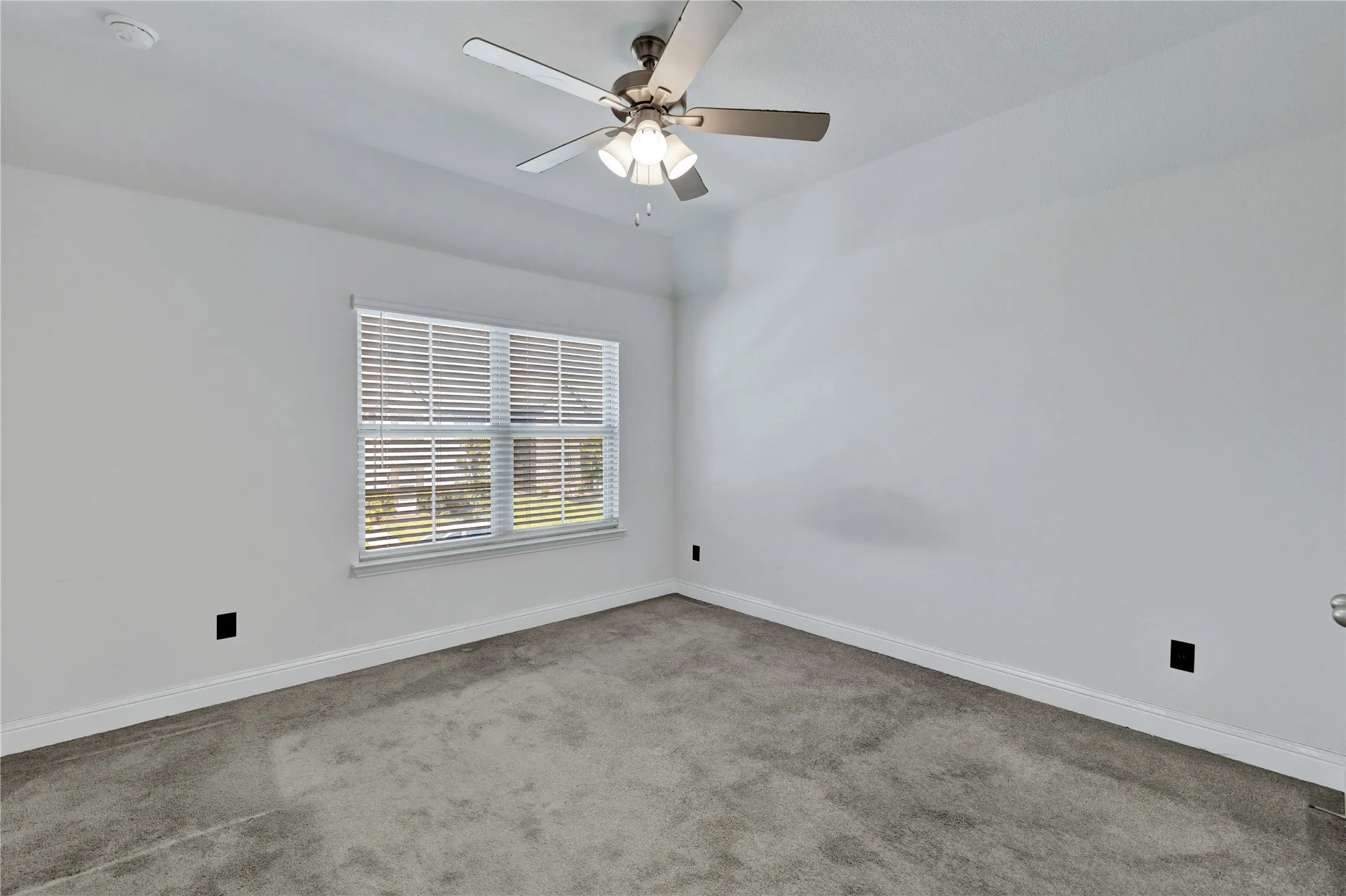Single Family Residence For Sale in Denton County , 16916 Sophora Avenue, Justin, Texas 76247, 3 Bedroom, 3 Bathroom, 2 Garage spaces, 2,883 Sqft, built in 2023, mls#21320107, Real Estate Agent in Justin, Homes For Sale in Denton county, Homes For Sale in Justin, Realtor in Justin Texas, Real Estate Brokerage Independent Realty Texas, Luminita Cordes Realtor