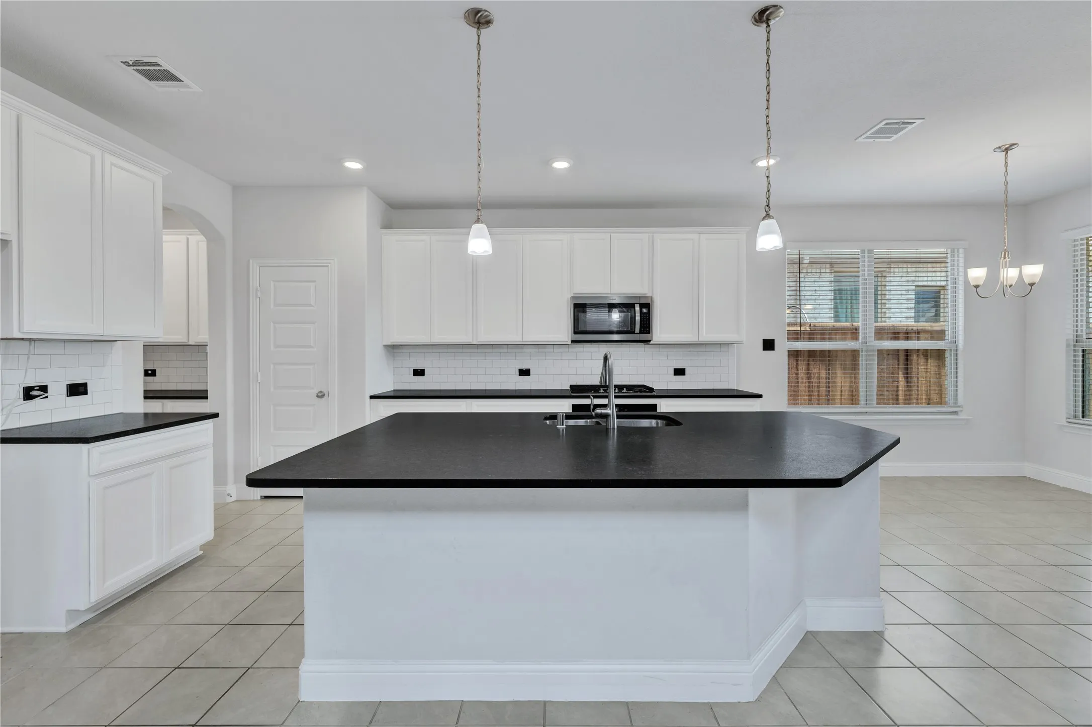 Single Family Residence For Sale in Denton County , 16916 Sophora Avenue, Justin, Texas 76247, 3 Bedroom, 3 Bathroom, 2 Garage spaces, 2,883 Sqft, built in 2023, mls#21320107, Real Estate Agent in Justin, Homes For Sale in Denton county, Homes For Sale in Justin, Realtor in Justin Texas, Real Estate Brokerage Independent Realty Texas, Luminita Cordes Realtor