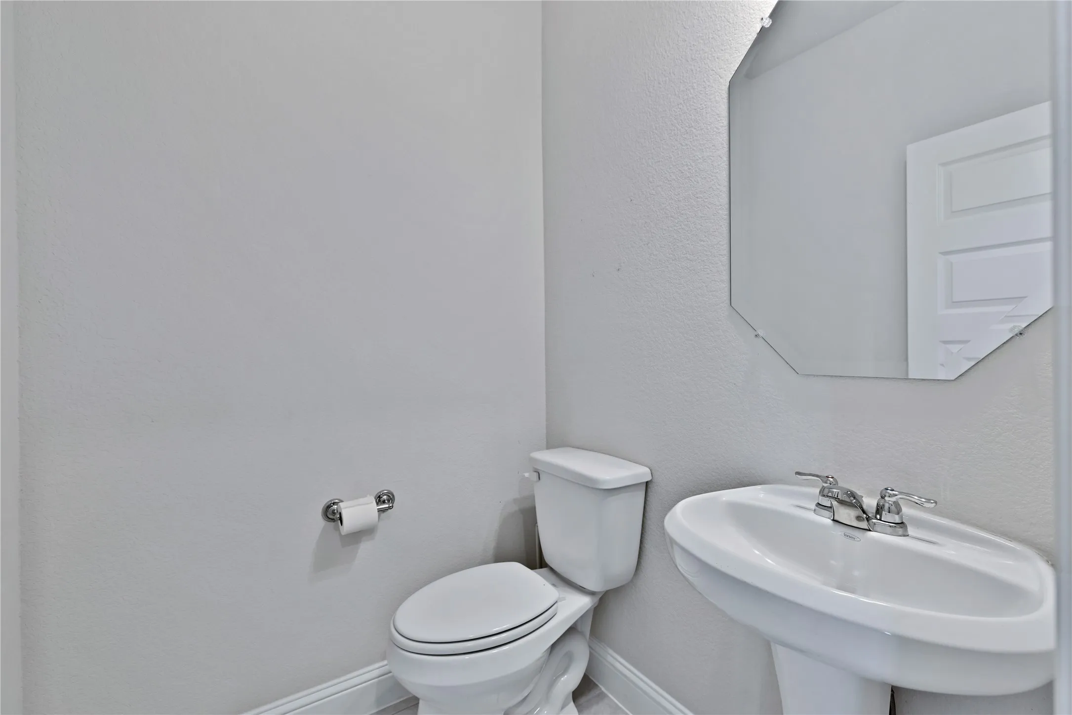 Single Family Residence For Sale in Denton County , 16916 Sophora Avenue, Justin, Texas 76247, 3 Bedroom, 3 Bathroom, 2 Garage spaces, 2,883 Sqft, built in 2023, mls#21320107, Real Estate Agent in Justin, Homes For Sale in Denton county, Homes For Sale in Justin, Realtor in Justin Texas, Real Estate Brokerage Independent Realty Texas, Luminita Cordes Realtor