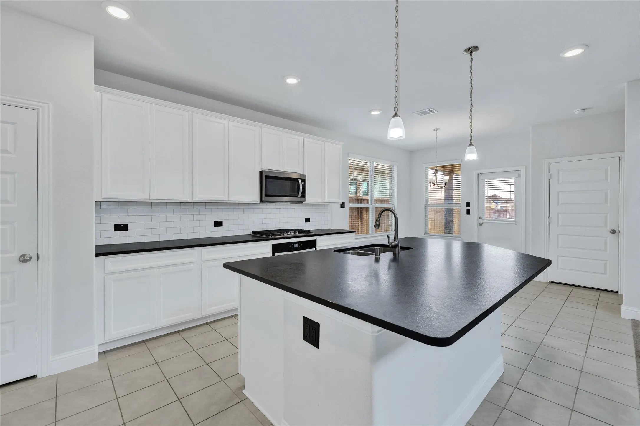 Single Family Residence For Sale in Denton County , 16916 Sophora Avenue, Justin, Texas 76247, 3 Bedroom, 3 Bathroom, 2 Garage spaces, 2,883 Sqft, built in 2023, mls#21320107, Real Estate Agent in Justin, Homes For Sale in Denton county, Homes For Sale in Justin, Realtor in Justin Texas, Real Estate Brokerage Independent Realty Texas, Luminita Cordes Realtor