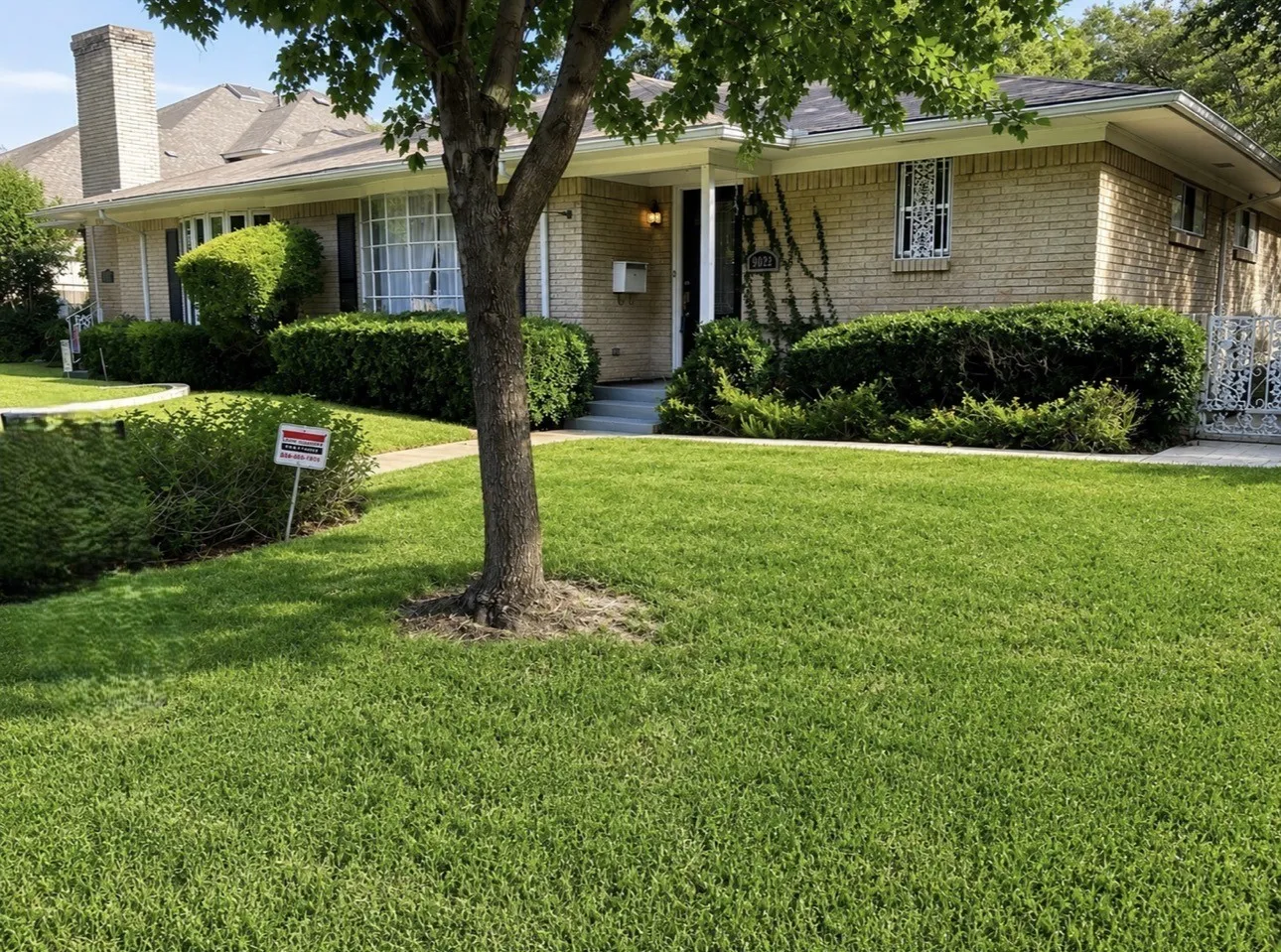 Single Family Residence For Sale in Dallas County , 9022 Villa Park Circle, Dallas, Texas 75225, 3 Bedroom, 2 Bathroom, 2 Garage spaces, 1,678 Sqft, built in 1966, mls#21315578, Real Estate Agent in Dallas, Homes For Sale in Dallas county, Homes For Sale in Dallas, Realtor in Dallas Texas, Real Estate Brokerage Independent Realty Texas, Luminita Cordes Realtor