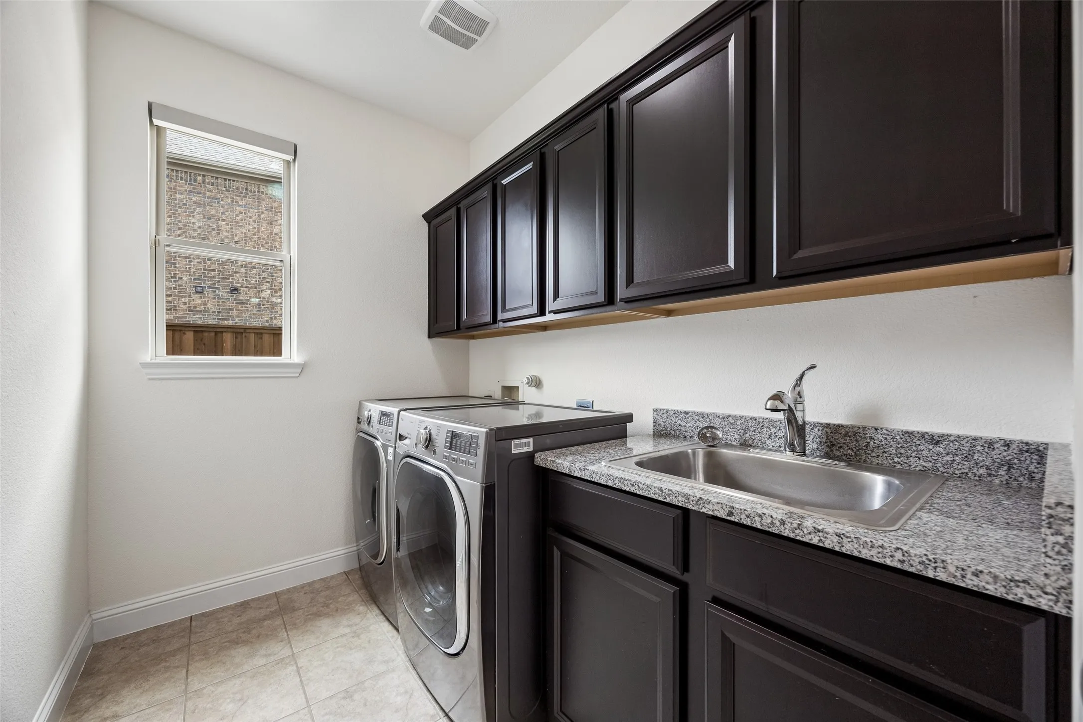 Single Family Residence For Rent in Denton County , 1165 Clearwater Drive, Frisco, Texas 75036, 5 Bedroom, 5 Bathroom, 2 Garage spaces, 5,183 Sqft, built in 2014, mls#21320067, Real Estate Agent in Frisco, Homes For Rent in Denton county, Homes For Rent in Frisco, Realtor in Frisco Texas, Real Estate Brokerage Independent Realty Texas, Luminita Cordes Realtor