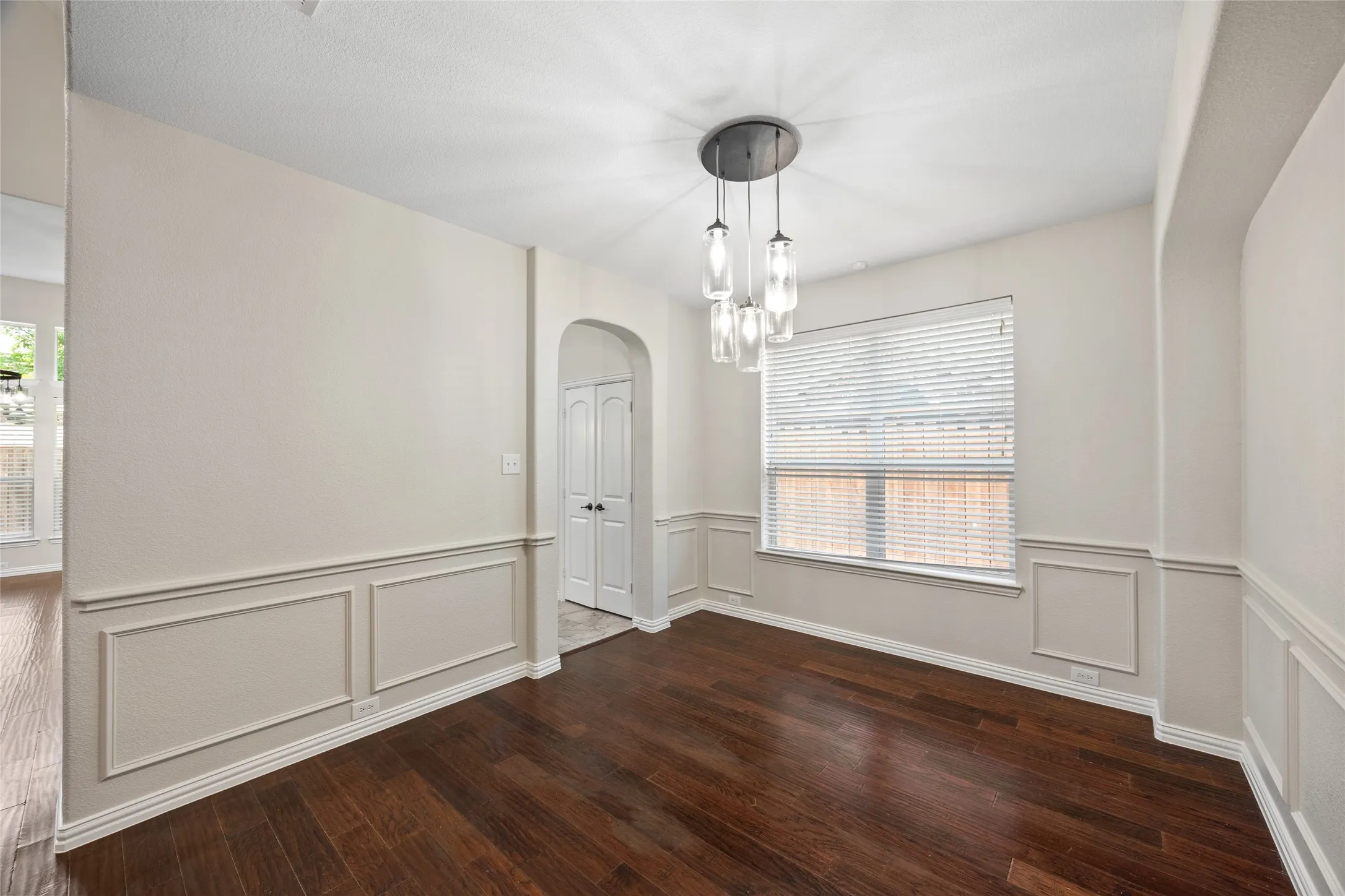 Single Family Residence For Sale in Denton County , 1196 Bentgrass Drive, Frisco, Texas 75036, 5 Bedroom, 5 Bathroom, 2 Garage spaces, 3,678 Sqft, built in 2012, mls#21302985, Real Estate Agent in Frisco, Homes For Sale in Denton county, Homes For Sale in Frisco, Realtor in Frisco Texas, Real Estate Brokerage Independent Realty Texas, Luminita Cordes Realtor