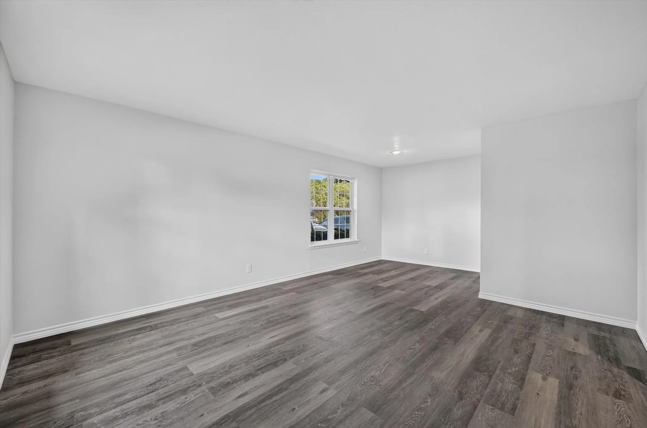 Condominium For Sale in Dallas County , 1801 E Grauwyler Road 101, Irving, Texas 75061, 3 Bedroom, 3 Bathroom, Garage spaces, 1,552 Sqft, built in 1970, mls#21320036, Real Estate Agent in Irving, Homes For Sale in Dallas county, Homes For Sale in Irving, Realtor in Irving Texas, Real Estate Brokerage Independent Realty Texas, Luminita Cordes Realtor