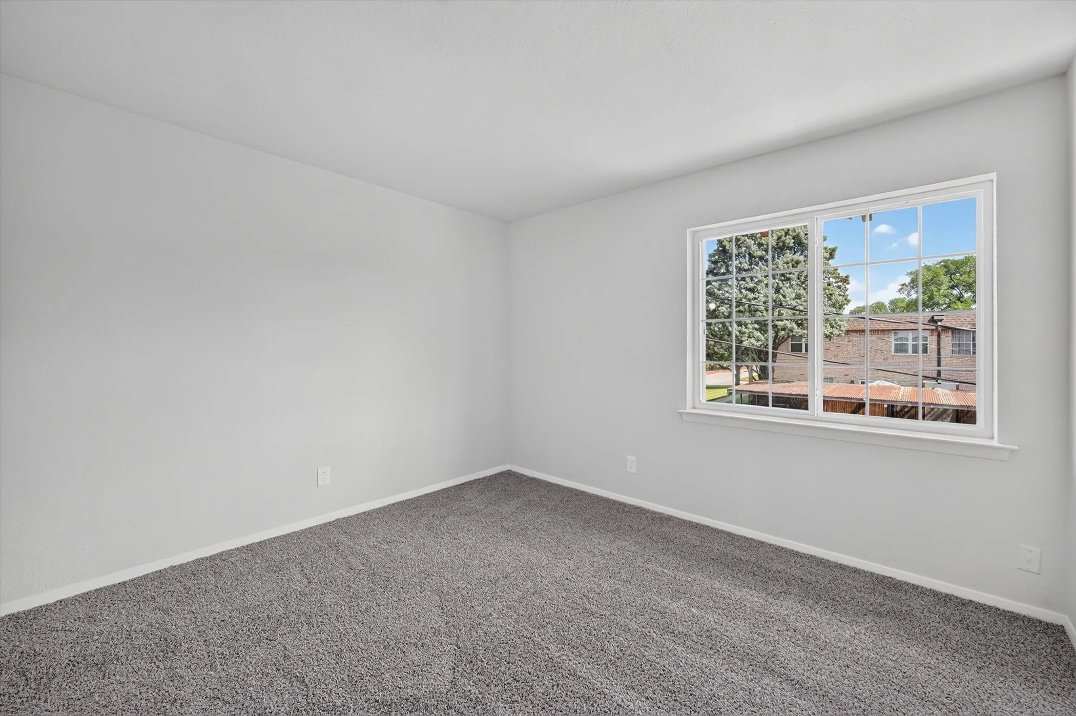 Condominium For Sale in Dallas County , 1801 E Grauwyler Road 101, Irving, Texas 75061, 3 Bedroom, 3 Bathroom, Garage spaces, 1,552 Sqft, built in 1970, mls#21320036, Real Estate Agent in Irving, Homes For Sale in Dallas county, Homes For Sale in Irving, Realtor in Irving Texas, Real Estate Brokerage Independent Realty Texas, Luminita Cordes Realtor
