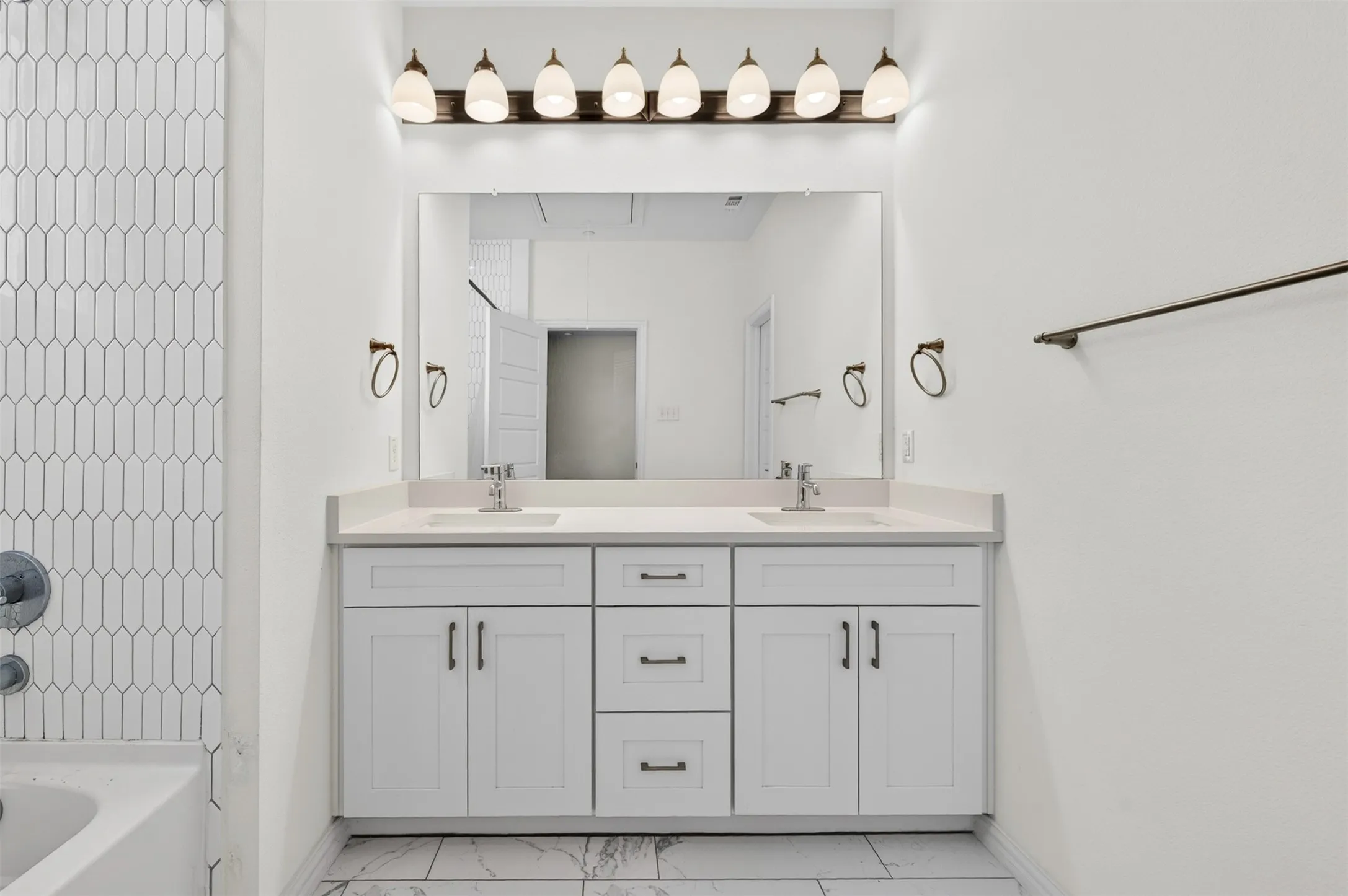 Condominium For Rent in Dallas County , 4354 Hebron Street, Irving, Texas 75061, 3 Bedroom, 3 Bathroom, 2 Garage spaces, 1,883 Sqft, built in 2020, mls#21319871, Real Estate Agent in Irving, Homes For Rent in Dallas county, Homes For Rent in Irving, Realtor in Irving Texas, Real Estate Brokerage Independent Realty Texas, Luminita Cordes Realtor
