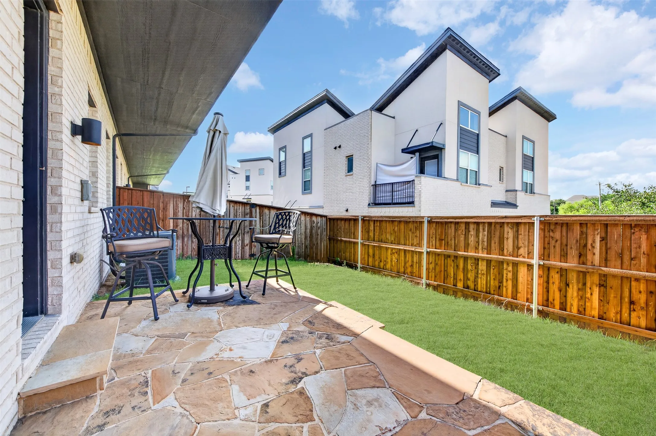 Condominium For Rent in Dallas County , 4354 Hebron Street, Irving, Texas 75061, 3 Bedroom, 3 Bathroom, 2 Garage spaces, 1,883 Sqft, built in 2020, mls#21319871, Real Estate Agent in Irving, Homes For Rent in Dallas county, Homes For Rent in Irving, Realtor in Irving Texas, Real Estate Brokerage Independent Realty Texas, Luminita Cordes Realtor