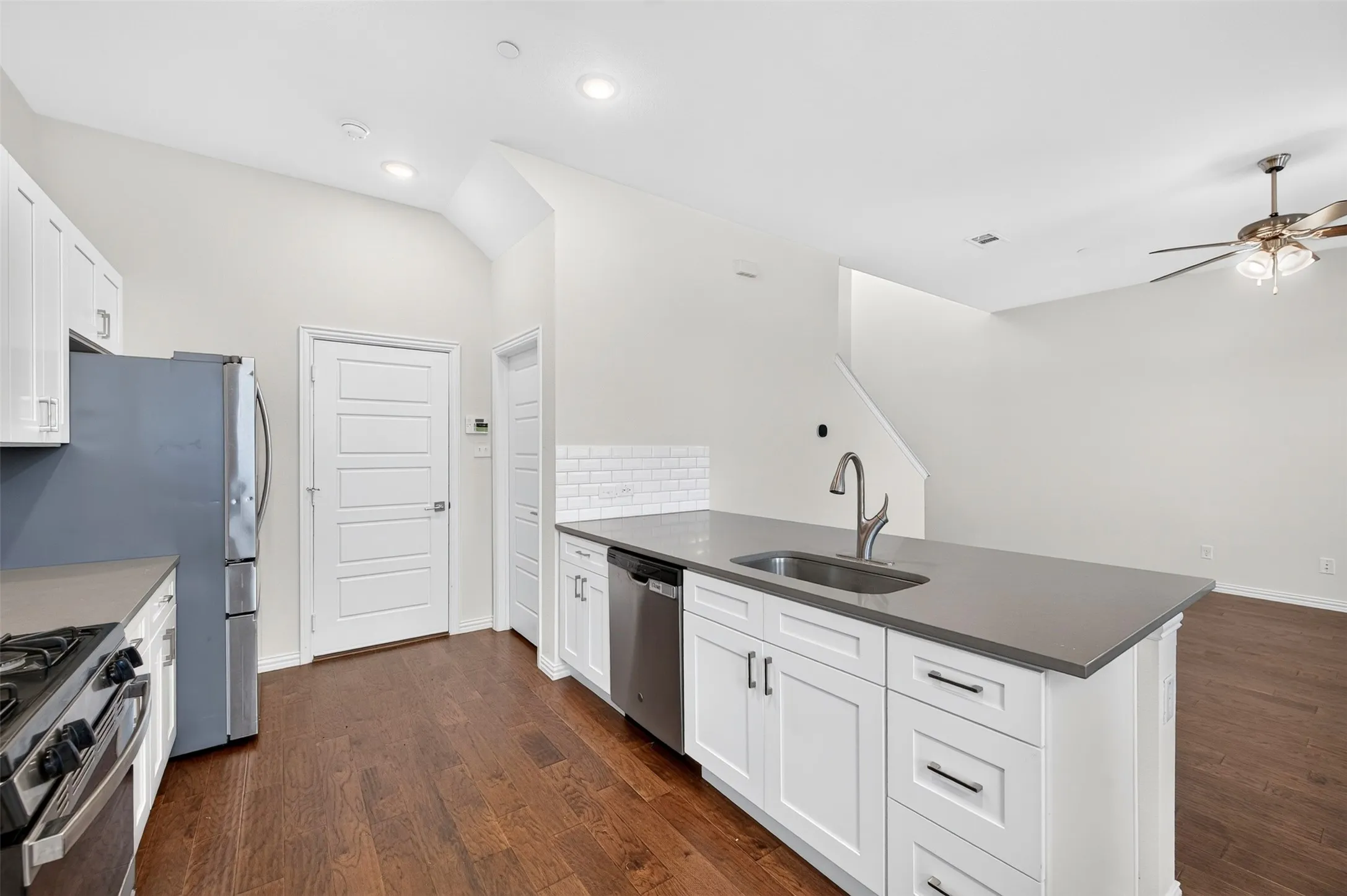 Condominium For Rent in Dallas County , 4354 Hebron Street, Irving, Texas 75061, 3 Bedroom, 3 Bathroom, 2 Garage spaces, 1,883 Sqft, built in 2020, mls#21319871, Real Estate Agent in Irving, Homes For Rent in Dallas county, Homes For Rent in Irving, Realtor in Irving Texas, Real Estate Brokerage Independent Realty Texas, Luminita Cordes Realtor