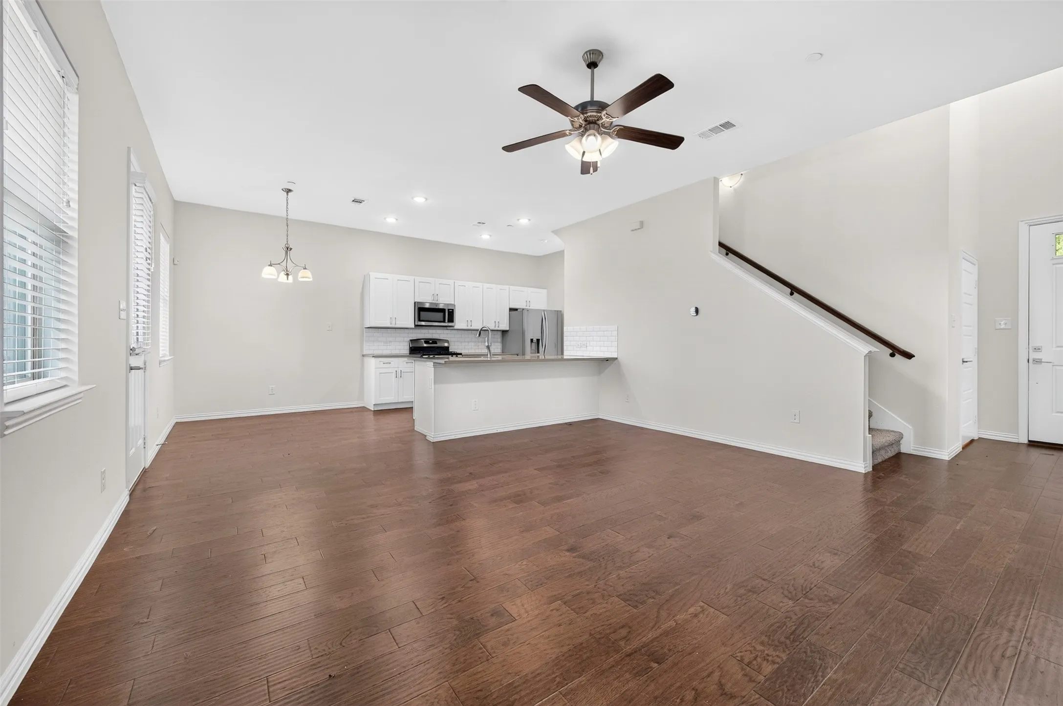 Condominium For Rent in Dallas County , 4354 Hebron Street, Irving, Texas 75061, 3 Bedroom, 3 Bathroom, 2 Garage spaces, 1,883 Sqft, built in 2020, mls#21319871, Real Estate Agent in Irving, Homes For Rent in Dallas county, Homes For Rent in Irving, Realtor in Irving Texas, Real Estate Brokerage Independent Realty Texas, Luminita Cordes Realtor