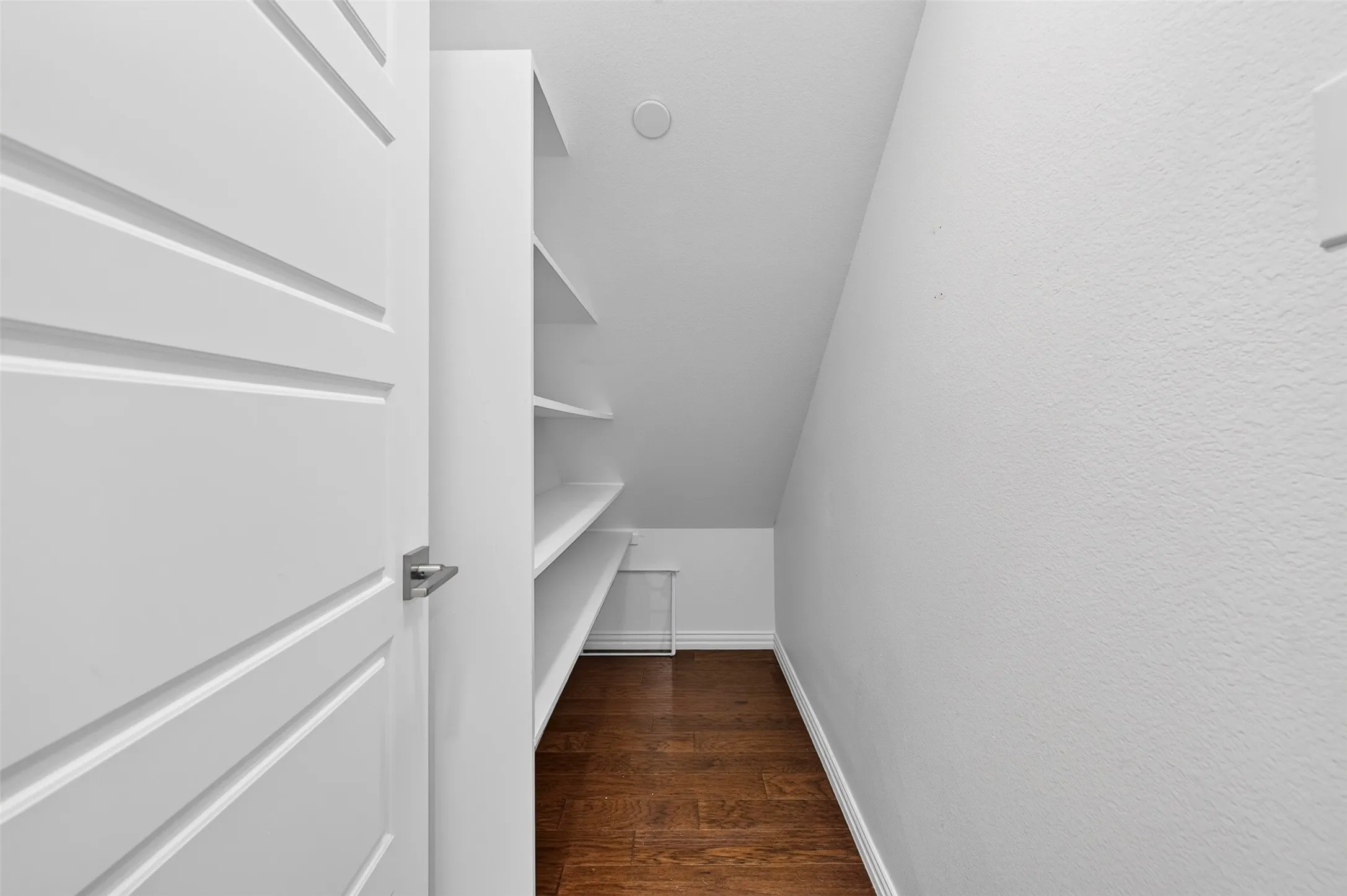 Condominium For Rent in Dallas County , 4354 Hebron Street, Irving, Texas 75061, 3 Bedroom, 3 Bathroom, 2 Garage spaces, 1,883 Sqft, built in 2020, mls#21319871, Real Estate Agent in Irving, Homes For Rent in Dallas county, Homes For Rent in Irving, Realtor in Irving Texas, Real Estate Brokerage Independent Realty Texas, Luminita Cordes Realtor