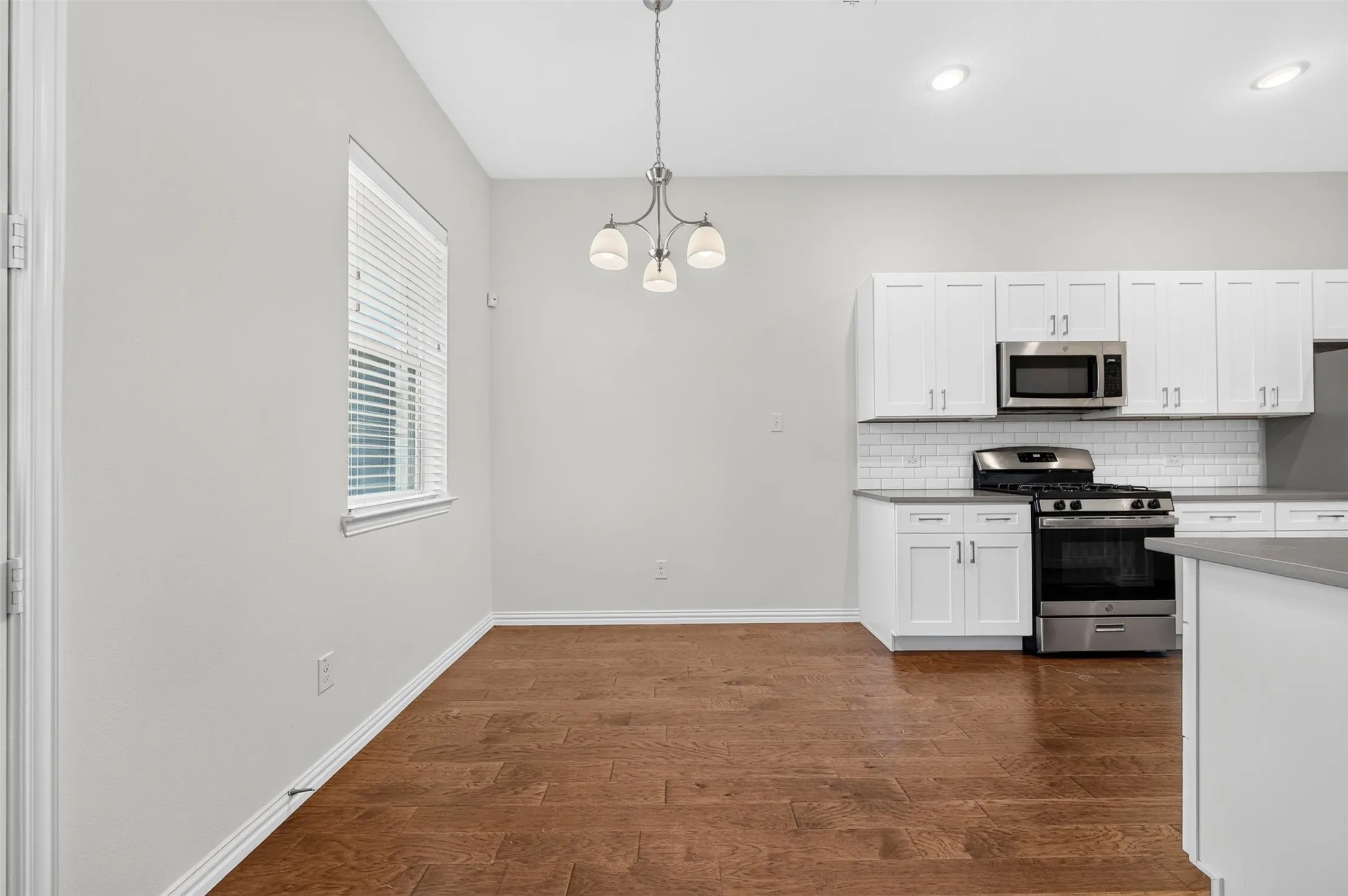 Condominium For Rent in Dallas County , 4354 Hebron Street, Irving, Texas 75061, 3 Bedroom, 3 Bathroom, 2 Garage spaces, 1,883 Sqft, built in 2020, mls#21319871, Real Estate Agent in Irving, Homes For Rent in Dallas county, Homes For Rent in Irving, Realtor in Irving Texas, Real Estate Brokerage Independent Realty Texas, Luminita Cordes Realtor