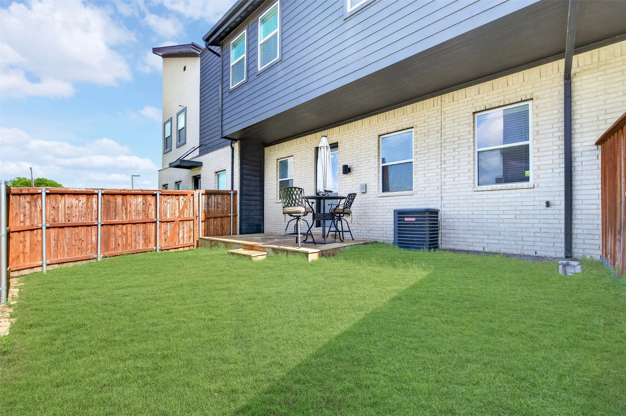 Condominium For Rent in Dallas County , 4354 Hebron Street, Irving, Texas 75061, 3 Bedroom, 3 Bathroom, 2 Garage spaces, 1,883 Sqft, built in 2020, mls#21319871, Real Estate Agent in Irving, Homes For Rent in Dallas county, Homes For Rent in Irving, Realtor in Irving Texas, Real Estate Brokerage Independent Realty Texas, Luminita Cordes Realtor