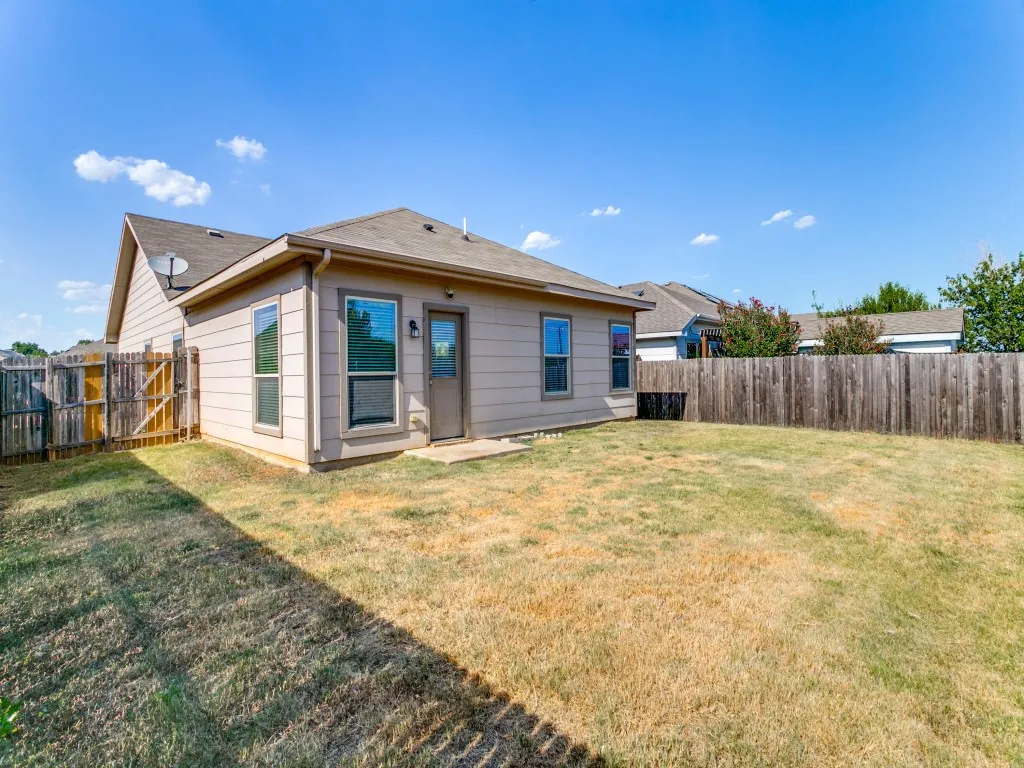 Single Family Residence For Rent in Tarrant County , 1440 Gallina Trail, Fort Worth, Texas 76119, 3 Bedroom, 2 Bathroom, 1 Garage spaces, 1,457 Sqft, built in 2017, mls#21303880, Real Estate Agent in Fort Worth, Homes For Rent in Tarrant county, Homes For Rent in Fort Worth, Realtor in Fort Worth Texas, Real Estate Brokerage Independent Realty Texas, Luminita Cordes Realtor