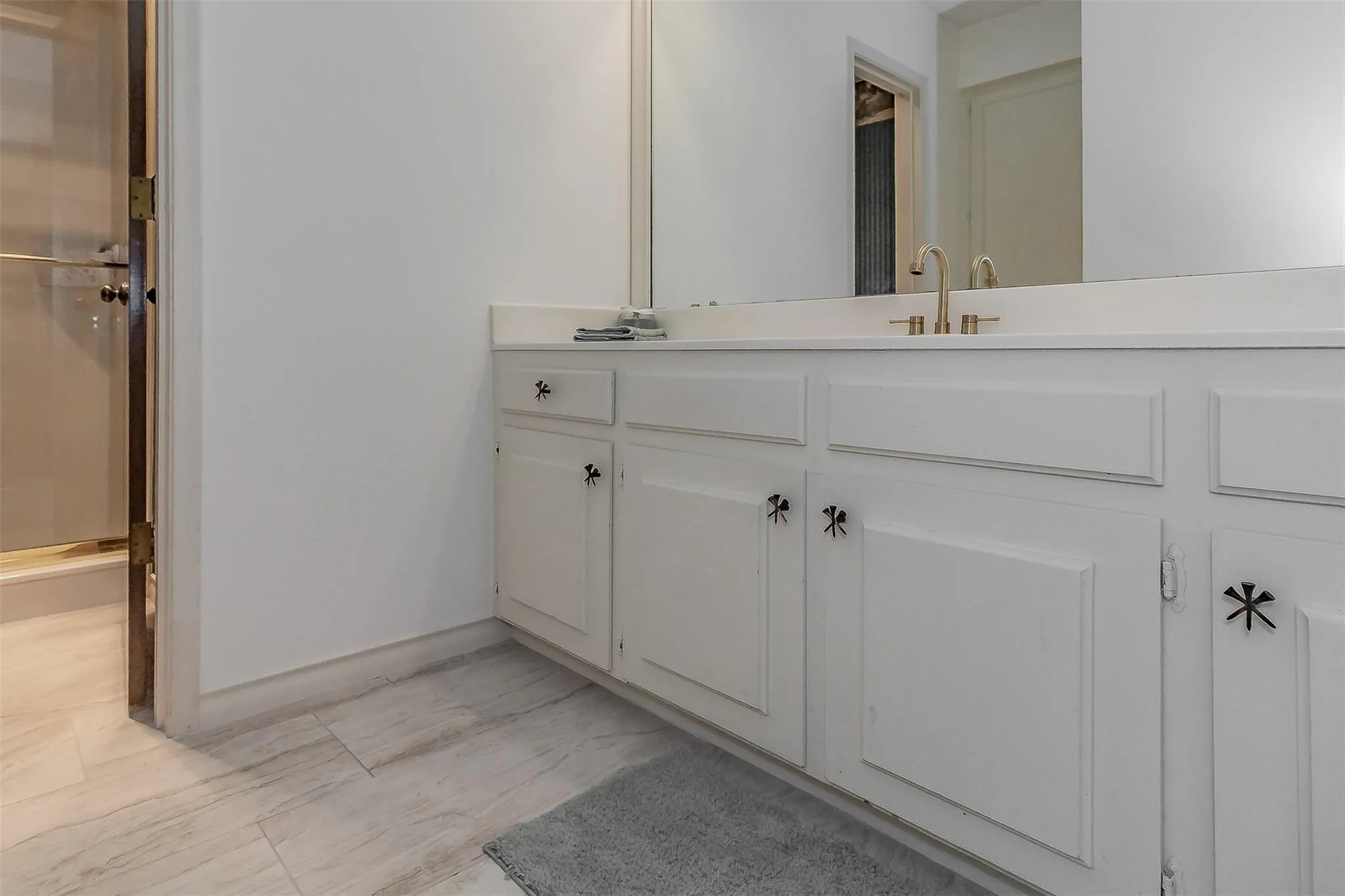 Single Family Residence For Sale in Dallas County , 2604 Twinpost Court, Irving, Texas 75062, 4 Bedroom, 2 Bathroom, 2 Garage spaces, 2,159 Sqft, built in 1973, mls#21320151, Real Estate Agent in Irving, Homes For Sale in Dallas county, Homes For Sale in Irving, Realtor in Irving Texas, Real Estate Brokerage Independent Realty Texas, Luminita Cordes Realtor