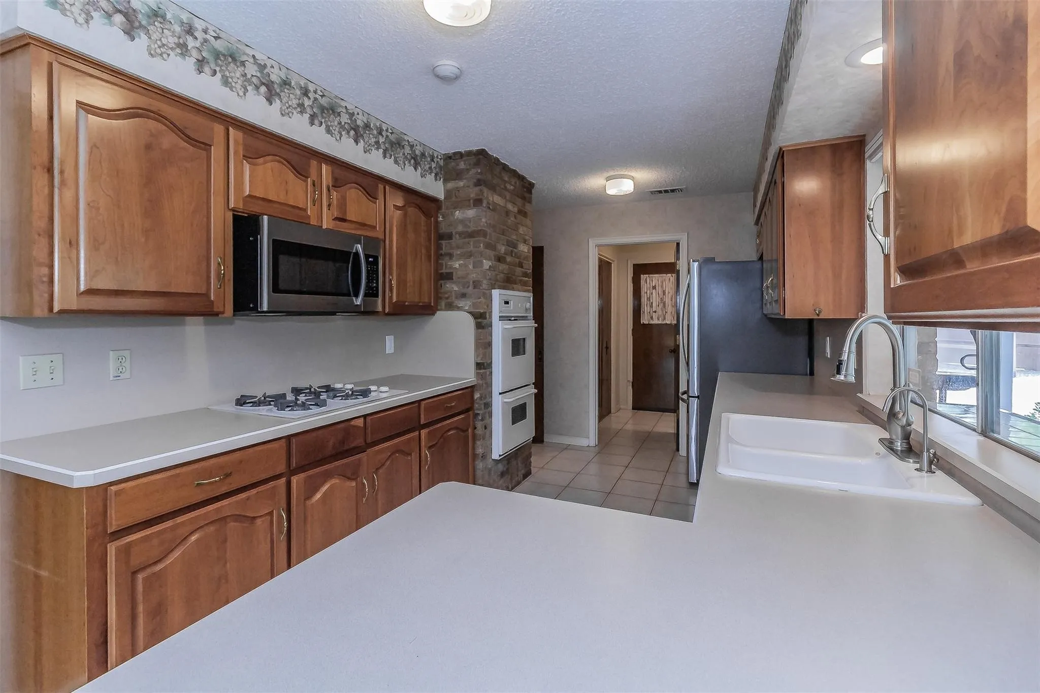Single Family Residence For Sale in Dallas County , 2604 Twinpost Court, Irving, Texas 75062, 4 Bedroom, 2 Bathroom, 2 Garage spaces, 2,159 Sqft, built in 1973, mls#21320151, Real Estate Agent in Irving, Homes For Sale in Dallas county, Homes For Sale in Irving, Realtor in Irving Texas, Real Estate Brokerage Independent Realty Texas, Luminita Cordes Realtor