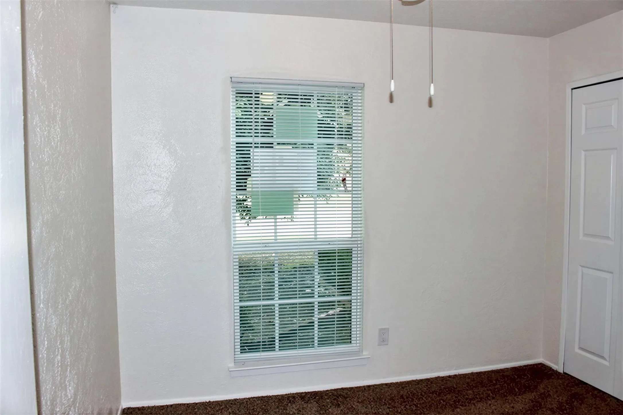 Single Family Residence For Rent in Dallas County , 1533 Santa Fe Trail, Grand Prairie, Texas 75052, 3 Bedroom, 2 Bathroom, 2 Garage spaces, 1,449 Sqft, built in 1978, mls#21320154, Real Estate Agent in Grand Prairie, Homes For Rent in Dallas county, Homes For Rent in Grand Prairie, Realtor in Grand Prairie Texas, Real Estate Brokerage Independent Realty Texas, Luminita Cordes Realtor