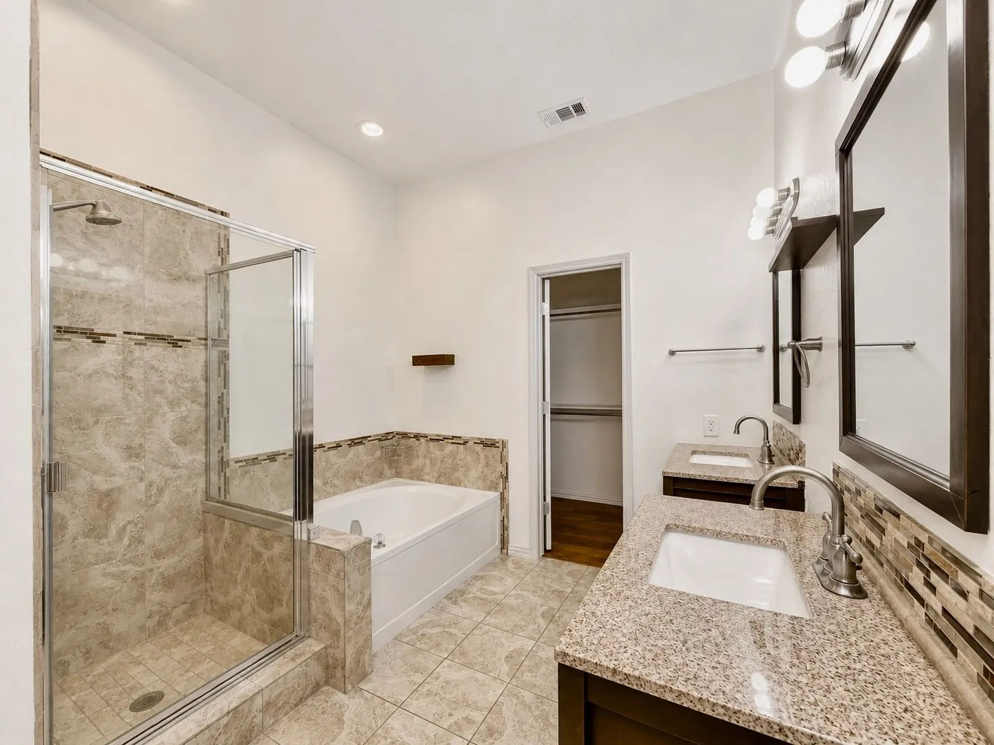 Single Family Residence For Rent in Collin County , 6701 Candlecreek Lane, Plano, Texas 75024, 4 Bedroom, 2 Bathroom, 2 Garage spaces, 2,030 Sqft, built in 1996, mls#21319883, Real Estate Agent in Plano, Homes For Rent in Collin county, Homes For Rent in Plano, Realtor in Plano Texas, Real Estate Brokerage Independent Realty Texas, Luminita Cordes Realtor