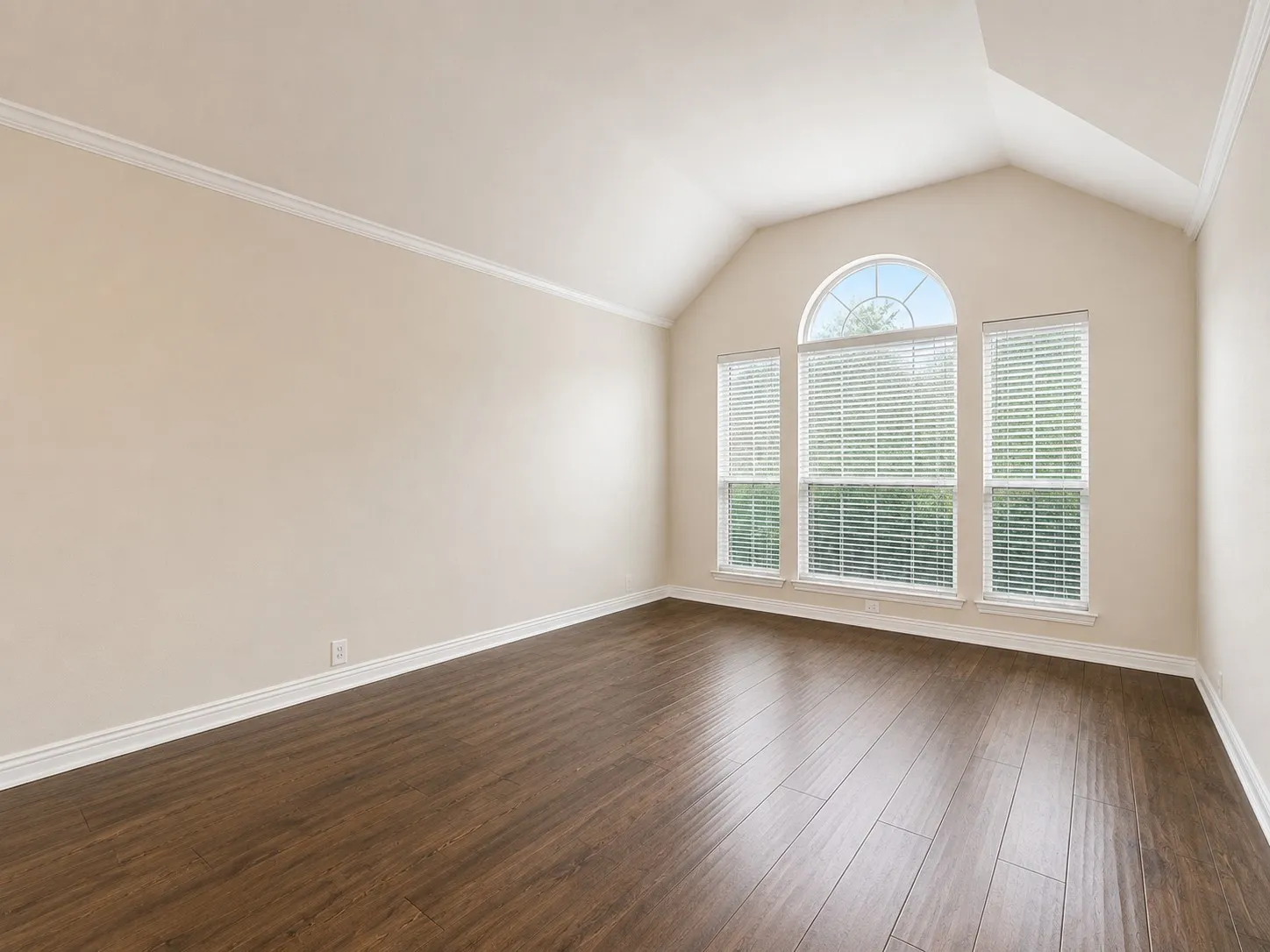 Single Family Residence For Rent in Collin County , 6701 Candlecreek Lane, Plano, Texas 75024, 4 Bedroom, 2 Bathroom, 2 Garage spaces, 2,030 Sqft, built in 1996, mls#21319883, Real Estate Agent in Plano, Homes For Rent in Collin county, Homes For Rent in Plano, Realtor in Plano Texas, Real Estate Brokerage Independent Realty Texas, Luminita Cordes Realtor