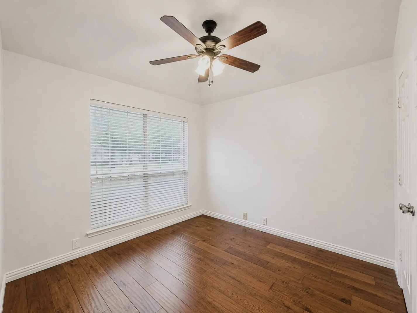 Single Family Residence For Rent in Collin County , 6701 Candlecreek Lane, Plano, Texas 75024, 4 Bedroom, 2 Bathroom, 2 Garage spaces, 2,030 Sqft, built in 1996, mls#21319883, Real Estate Agent in Plano, Homes For Rent in Collin county, Homes For Rent in Plano, Realtor in Plano Texas, Real Estate Brokerage Independent Realty Texas, Luminita Cordes Realtor
