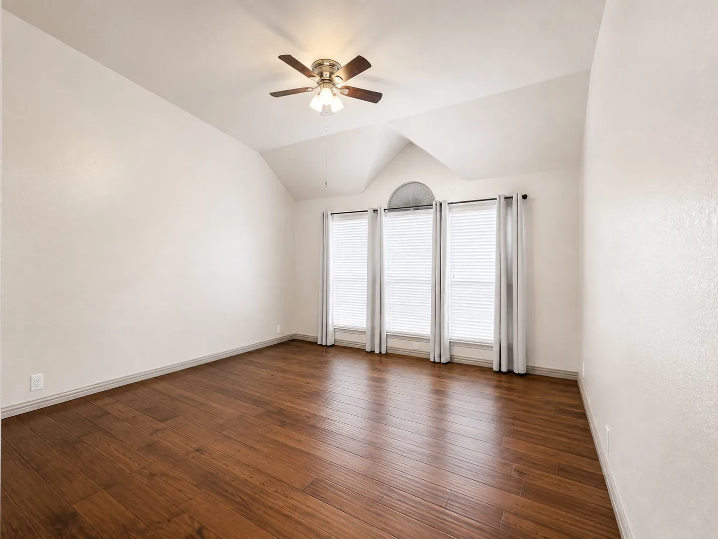 Single Family Residence For Rent in Collin County , 6701 Candlecreek Lane, Plano, Texas 75024, 4 Bedroom, 2 Bathroom, 2 Garage spaces, 2,030 Sqft, built in 1996, mls#21319883, Real Estate Agent in Plano, Homes For Rent in Collin county, Homes For Rent in Plano, Realtor in Plano Texas, Real Estate Brokerage Independent Realty Texas, Luminita Cordes Realtor