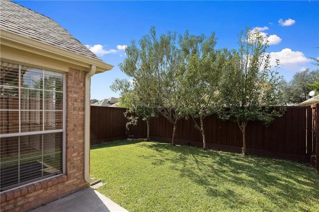 Single Family Residence For Rent in Collin County , 6701 Candlecreek Lane, Plano, Texas 75024, 4 Bedroom, 2 Bathroom, 2 Garage spaces, 2,030 Sqft, built in 1996, mls#21319883, Real Estate Agent in Plano, Homes For Rent in Collin county, Homes For Rent in Plano, Realtor in Plano Texas, Real Estate Brokerage Independent Realty Texas, Luminita Cordes Realtor