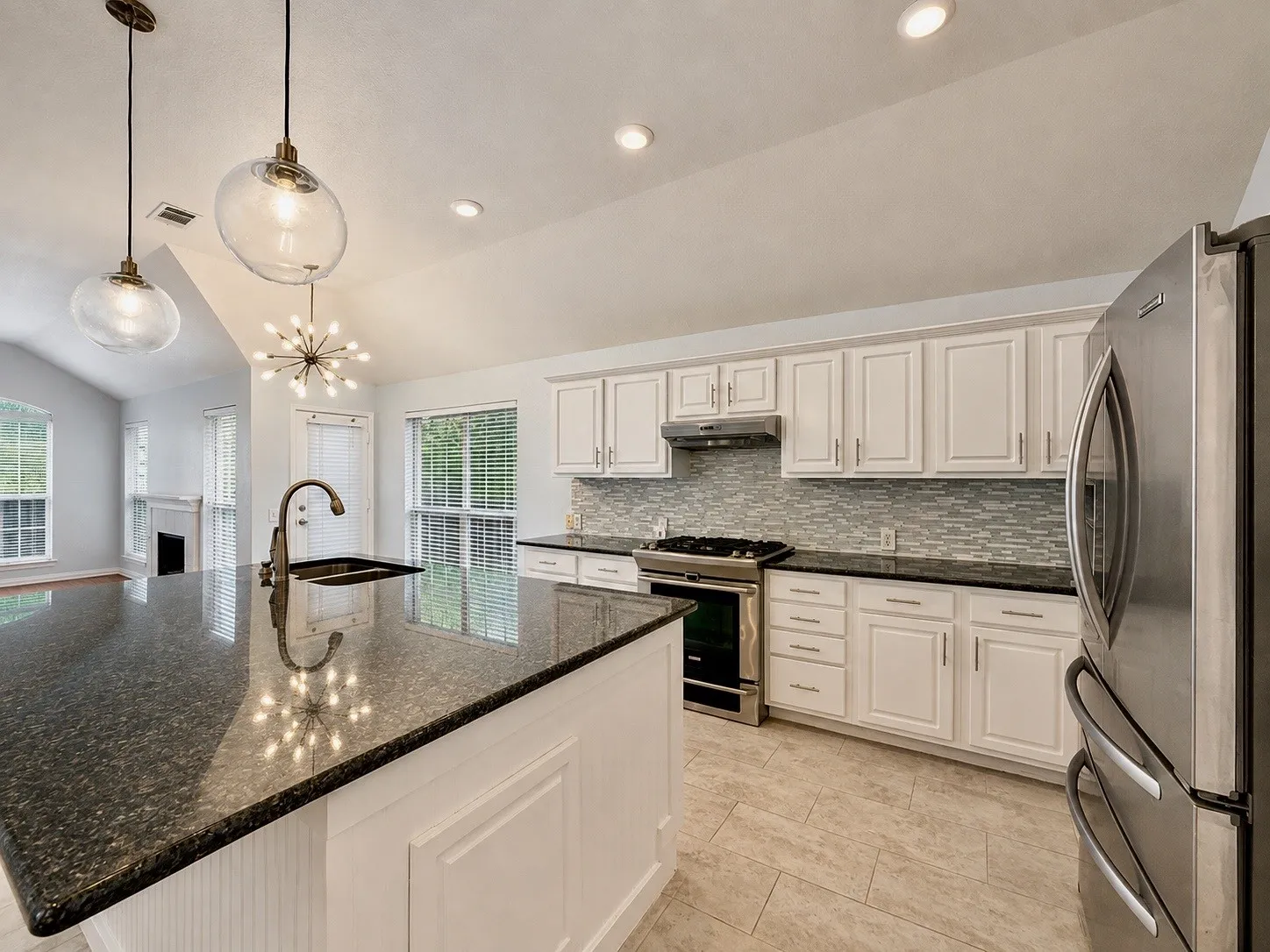 Single Family Residence For Rent in Collin County , 6701 Candlecreek Lane, Plano, Texas 75024, 4 Bedroom, 2 Bathroom, 2 Garage spaces, 2,030 Sqft, built in 1996, mls#21319883, Real Estate Agent in Plano, Homes For Rent in Collin county, Homes For Rent in Plano, Realtor in Plano Texas, Real Estate Brokerage Independent Realty Texas, Luminita Cordes Realtor