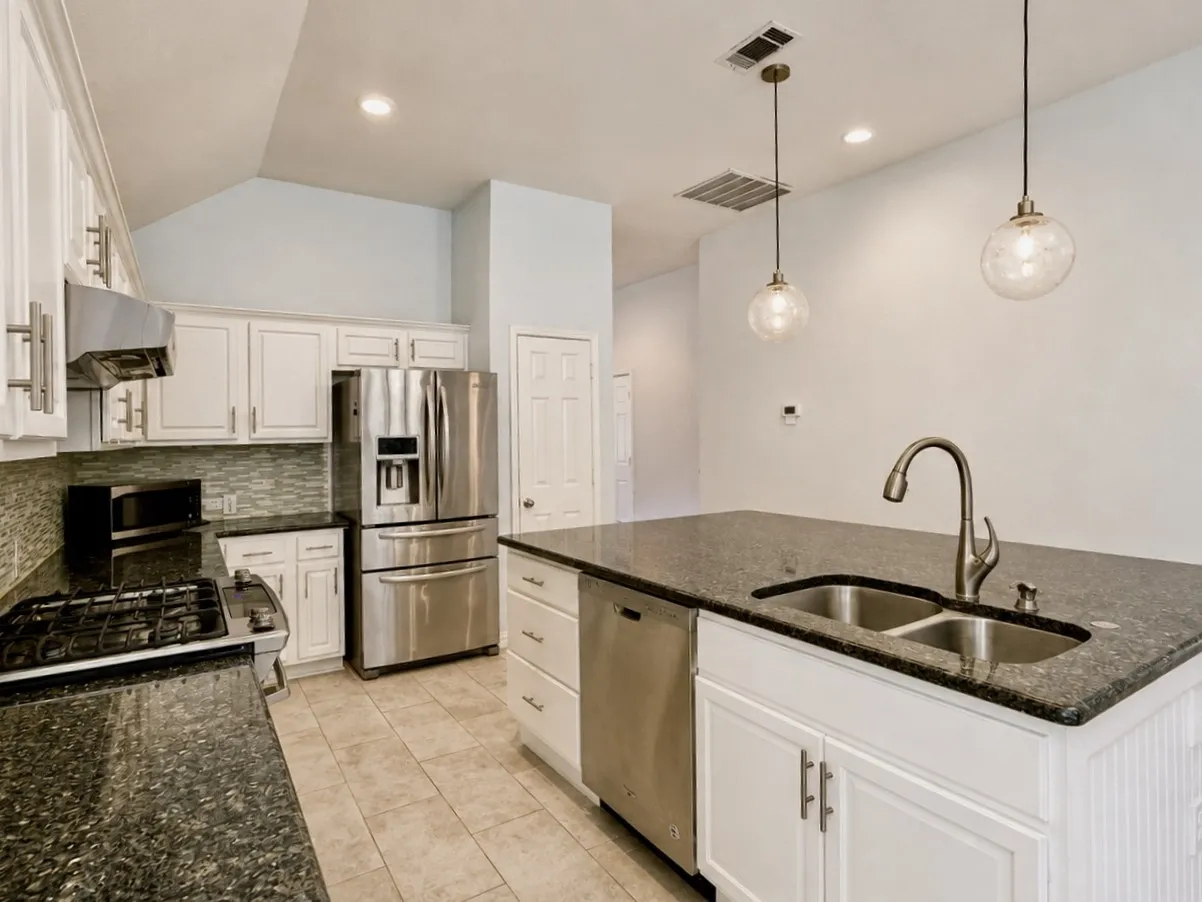Single Family Residence For Rent in Collin County , 6701 Candlecreek Lane, Plano, Texas 75024, 4 Bedroom, 2 Bathroom, 2 Garage spaces, 2,030 Sqft, built in 1996, mls#21319883, Real Estate Agent in Plano, Homes For Rent in Collin county, Homes For Rent in Plano, Realtor in Plano Texas, Real Estate Brokerage Independent Realty Texas, Luminita Cordes Realtor