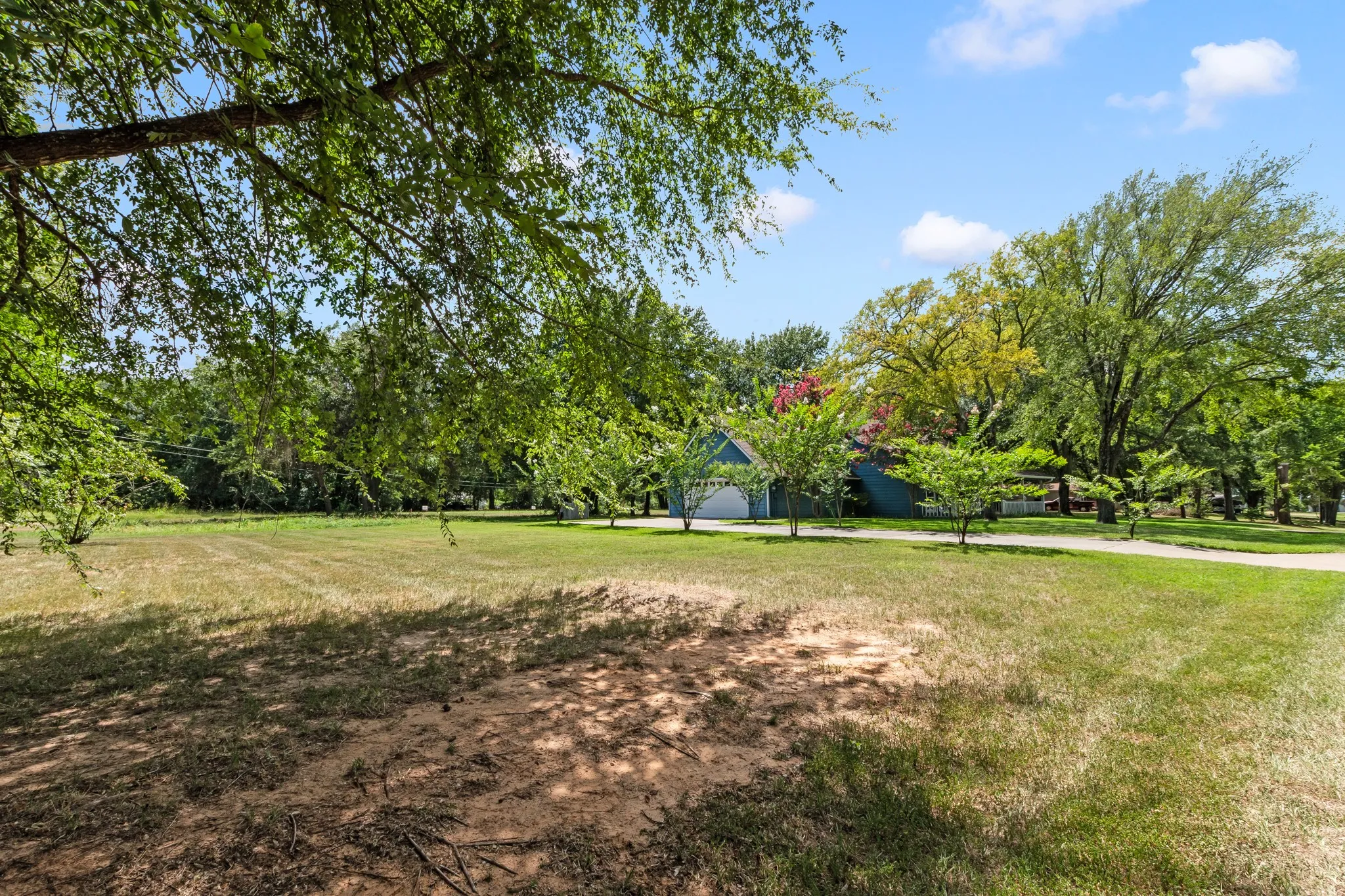 Single Family Residence For Sale in Henderson County , 245 Shady Shores Drive, Mabank, Texas 75156, 2 Bedroom, 2 Bathroom, 2 Garage spaces, 1,700 Sqft, built in 2004, mls#21314938, Real Estate Agent in Mabank, Homes For Sale in Henderson county, Homes For Sale in Mabank, Realtor in Mabank Texas, Real Estate Brokerage Independent Realty Texas, Luminita Cordes Realtor