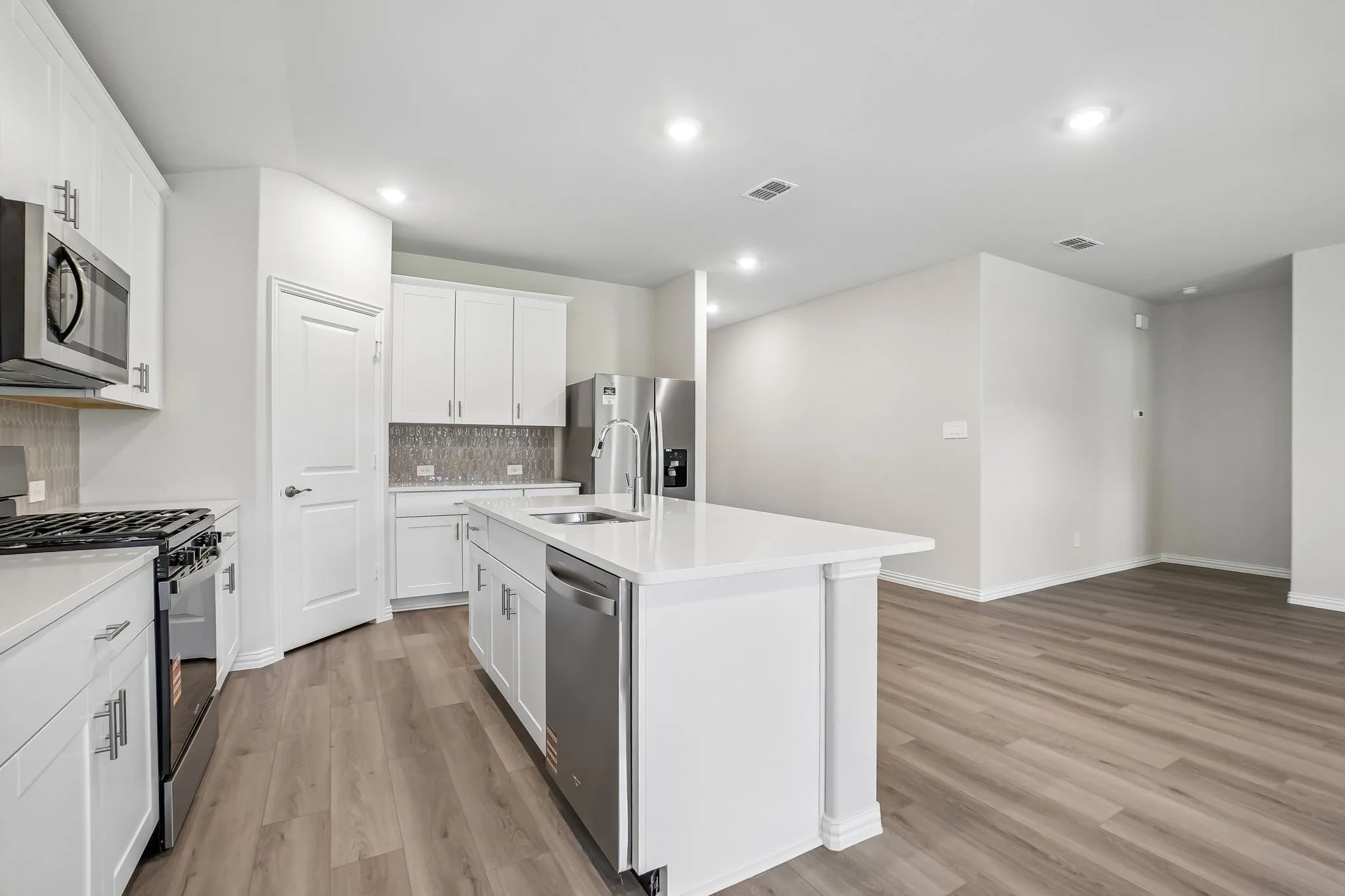 Photo is not of the actual home, but is an inspirational photo of builder’s model home and may depict options, furnishings, and/or decorator features that are not included.