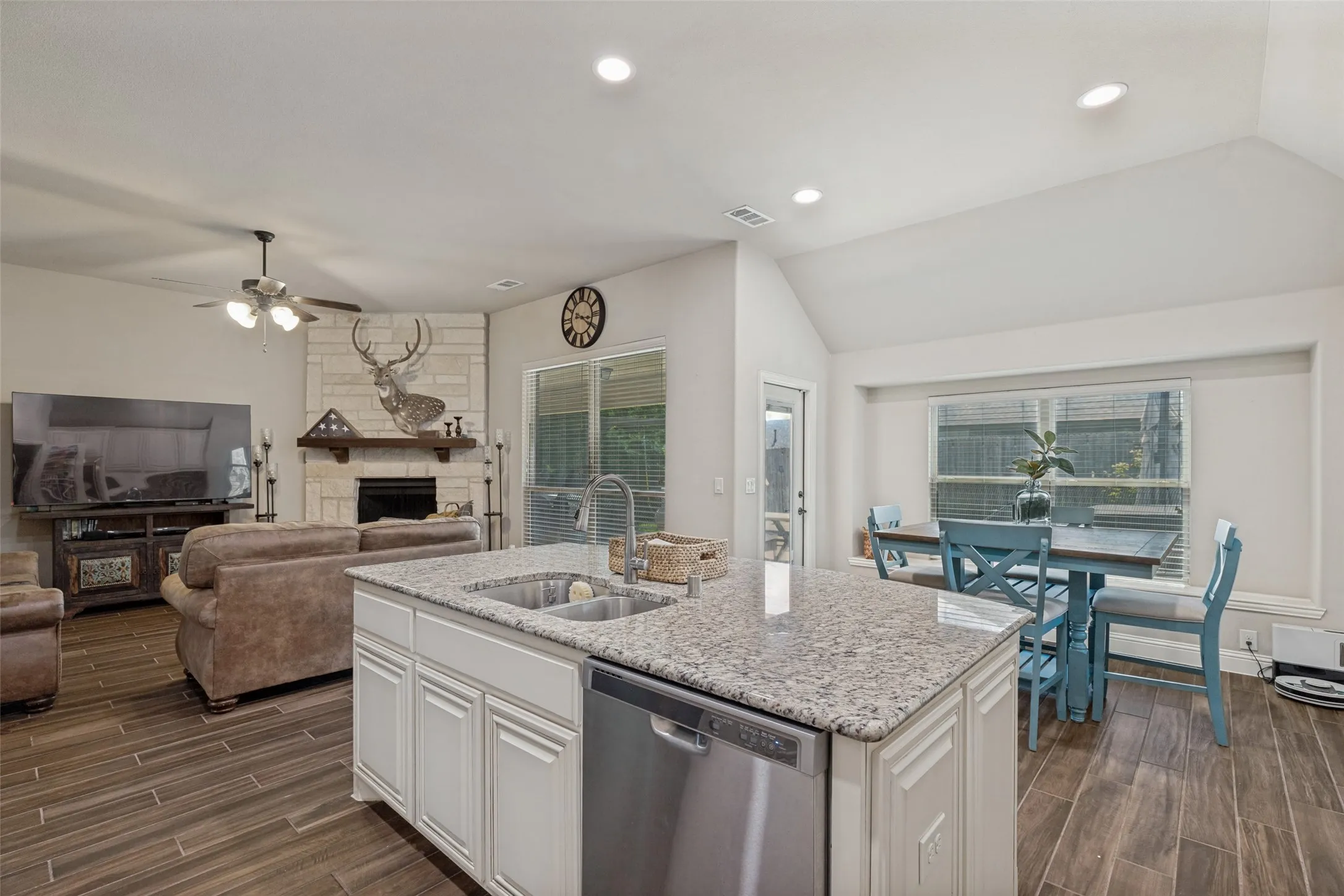 Single Family Residence For Sale in Collin County , 1718 Sandalwood Lane, Anna, Texas 75409, 4 Bedroom, 3 Bathroom, 2 Garage spaces, 2,800 Sqft, built in 2017, mls#21319572, Real Estate Agent in Anna, Homes For Sale in Collin county, Homes For Sale in Anna, Realtor in Anna Texas, Real Estate Brokerage Independent Realty Texas, Luminita Cordes Realtor