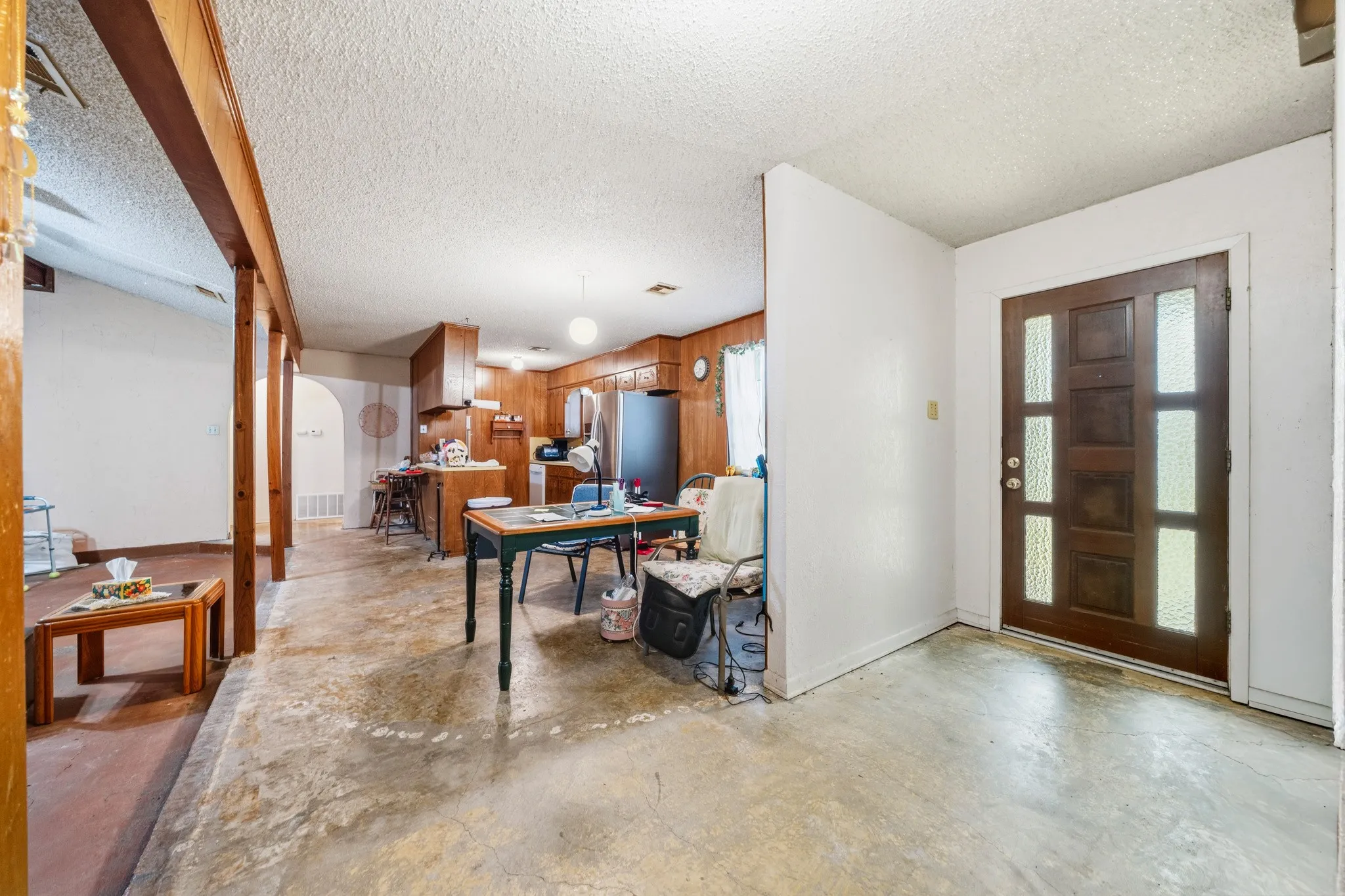 Single Family Residence For Sale in Mc Lennan County , 195 Amy Joy Drive, China Spring, Texas 76633, 3 Bedroom, 2 Bathroom, 2 Garage spaces, 1,766 Sqft, built in 1977, mls#21320034, Real Estate Agent in China Spring, Homes For Sale in Mc Lennan county, Homes For Sale in China Spring, Realtor in China Spring Texas, Real Estate Brokerage Independent Realty Texas, Luminita Cordes Realtor