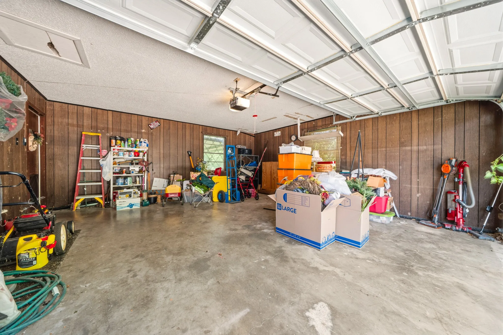 Single Family Residence For Sale in Mc Lennan County , 195 Amy Joy Drive, China Spring, Texas 76633, 3 Bedroom, 2 Bathroom, 2 Garage spaces, 1,766 Sqft, built in 1977, mls#21320034, Real Estate Agent in China Spring, Homes For Sale in Mc Lennan county, Homes For Sale in China Spring, Realtor in China Spring Texas, Real Estate Brokerage Independent Realty Texas, Luminita Cordes Realtor
