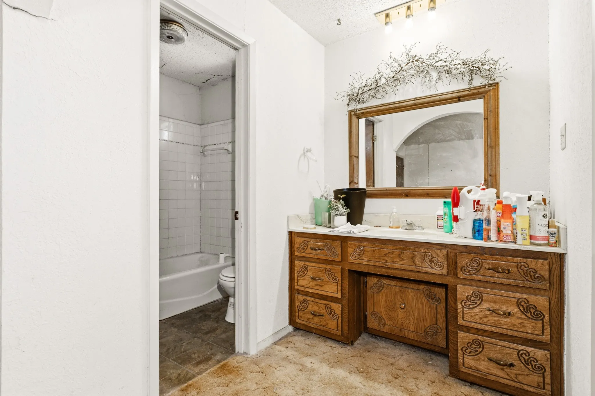 Single Family Residence For Sale in Mc Lennan County , 195 Amy Joy Drive, China Spring, Texas 76633, 3 Bedroom, 2 Bathroom, 2 Garage spaces, 1,766 Sqft, built in 1977, mls#21320034, Real Estate Agent in China Spring, Homes For Sale in Mc Lennan county, Homes For Sale in China Spring, Realtor in China Spring Texas, Real Estate Brokerage Independent Realty Texas, Luminita Cordes Realtor