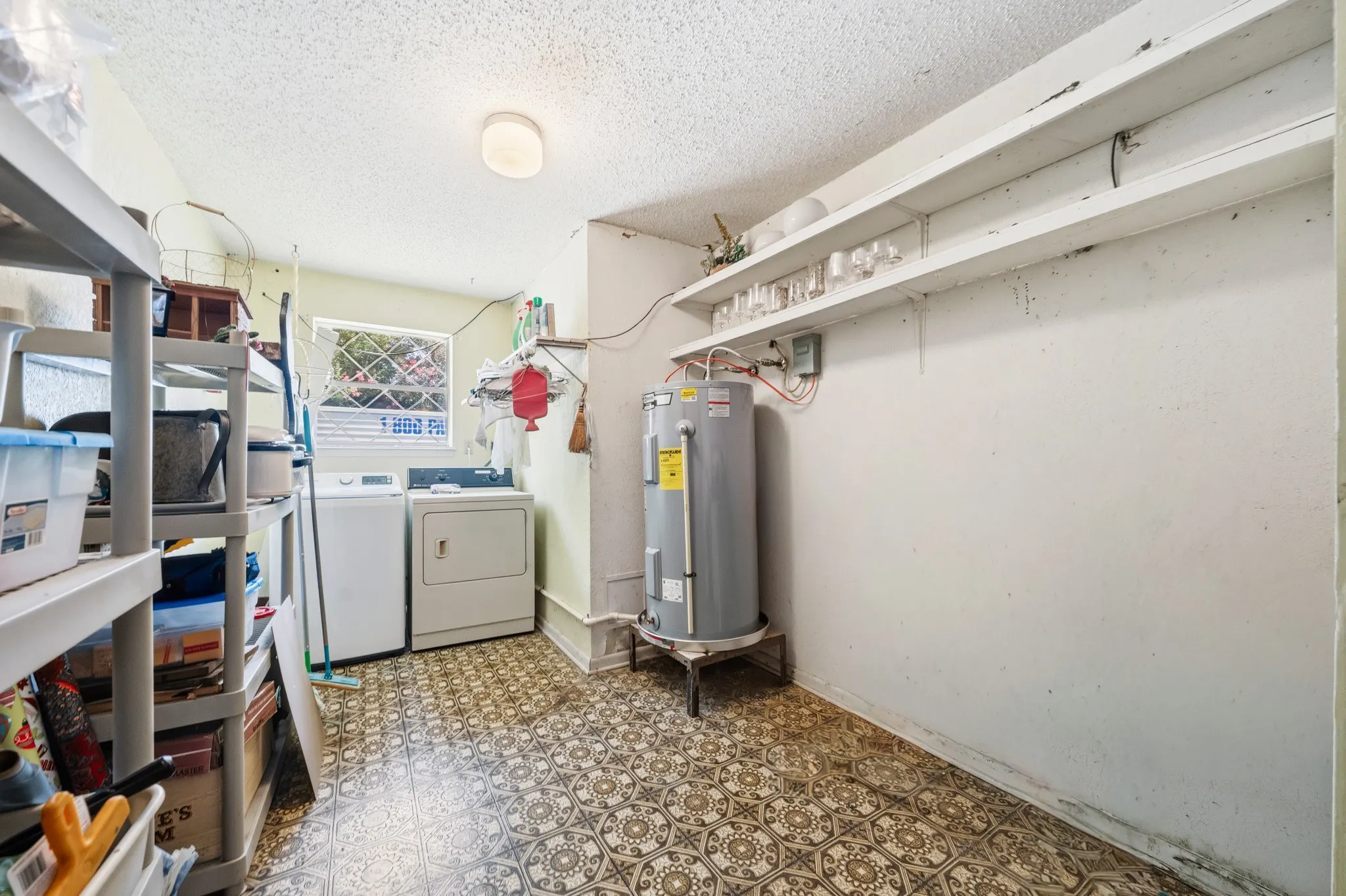 Single Family Residence For Sale in Mc Lennan County , 195 Amy Joy Drive, China Spring, Texas 76633, 3 Bedroom, 2 Bathroom, 2 Garage spaces, 1,766 Sqft, built in 1977, mls#21320034, Real Estate Agent in China Spring, Homes For Sale in Mc Lennan county, Homes For Sale in China Spring, Realtor in China Spring Texas, Real Estate Brokerage Independent Realty Texas, Luminita Cordes Realtor