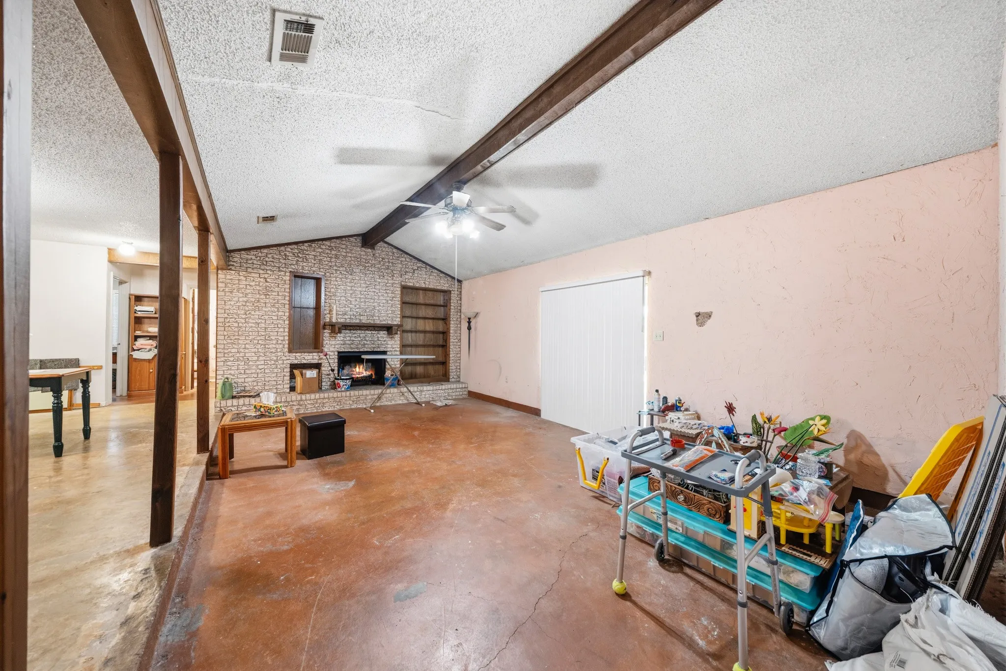 Single Family Residence For Sale in Mc Lennan County , 195 Amy Joy Drive, China Spring, Texas 76633, 3 Bedroom, 2 Bathroom, 2 Garage spaces, 1,766 Sqft, built in 1977, mls#21320034, Real Estate Agent in China Spring, Homes For Sale in Mc Lennan county, Homes For Sale in China Spring, Realtor in China Spring Texas, Real Estate Brokerage Independent Realty Texas, Luminita Cordes Realtor