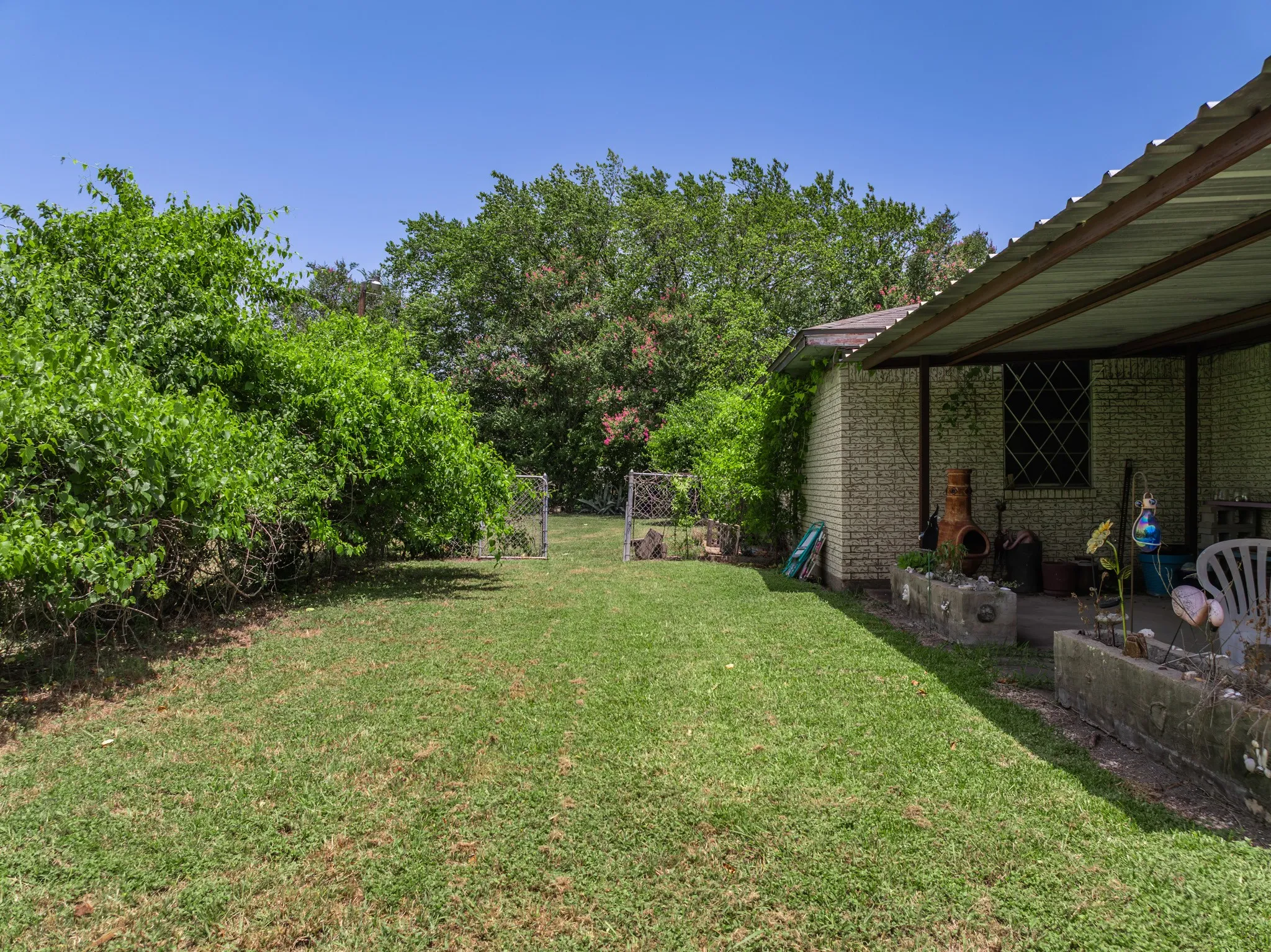 Single Family Residence For Sale in Mc Lennan County , 195 Amy Joy Drive, China Spring, Texas 76633, 3 Bedroom, 2 Bathroom, 2 Garage spaces, 1,766 Sqft, built in 1977, mls#21320034, Real Estate Agent in China Spring, Homes For Sale in Mc Lennan county, Homes For Sale in China Spring, Realtor in China Spring Texas, Real Estate Brokerage Independent Realty Texas, Luminita Cordes Realtor