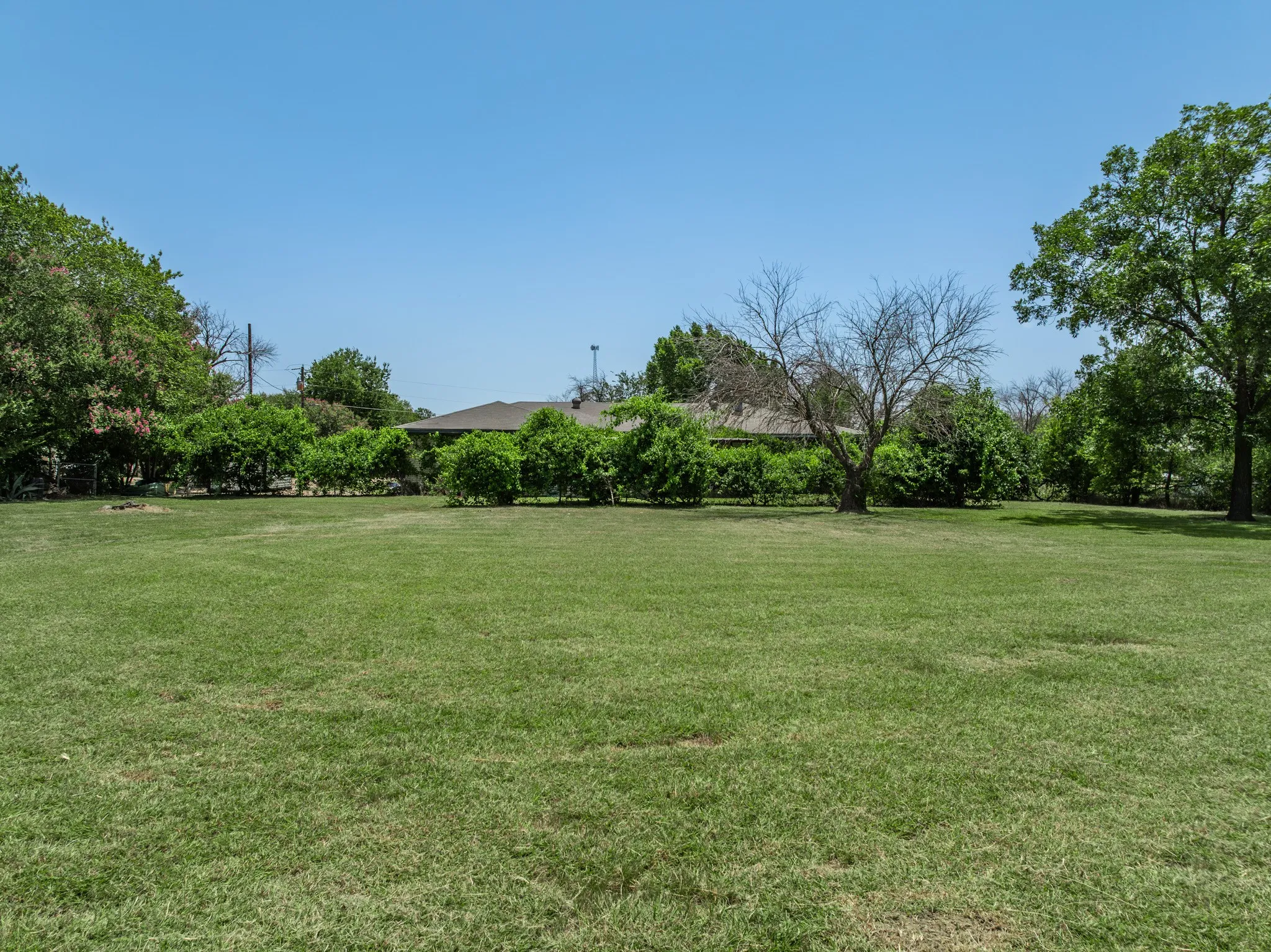 Single Family Residence For Sale in Mc Lennan County , 195 Amy Joy Drive, China Spring, Texas 76633, 3 Bedroom, 2 Bathroom, 2 Garage spaces, 1,766 Sqft, built in 1977, mls#21320034, Real Estate Agent in China Spring, Homes For Sale in Mc Lennan county, Homes For Sale in China Spring, Realtor in China Spring Texas, Real Estate Brokerage Independent Realty Texas, Luminita Cordes Realtor