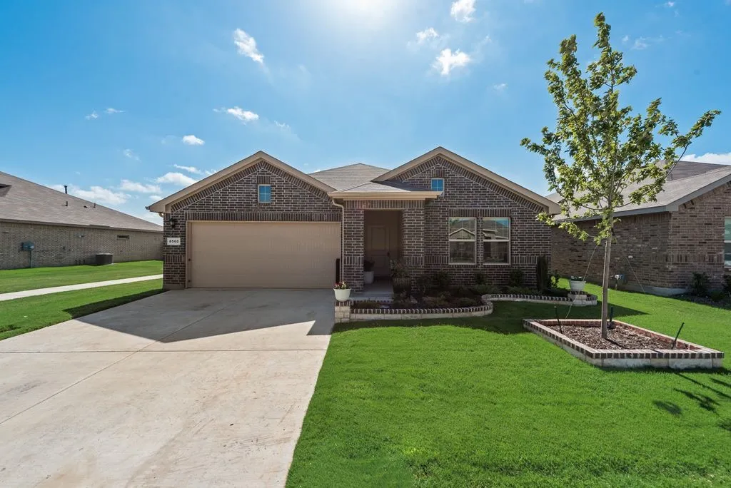 Single Family Residence For Sale in Tarrant County , 8560 Beltmill Parkway, Fort Worth, Texas 76131, 4 Bedroom, 2 Bathroom, 2 Garage spaces, 1,836 Sqft, built in 2025, mls#21319409, Real Estate Agent in Fort Worth, Homes For Sale in Tarrant county, Homes For Sale in Fort Worth, Realtor in Fort Worth Texas, Real Estate Brokerage Independent Realty Texas, Luminita Cordes Realtor