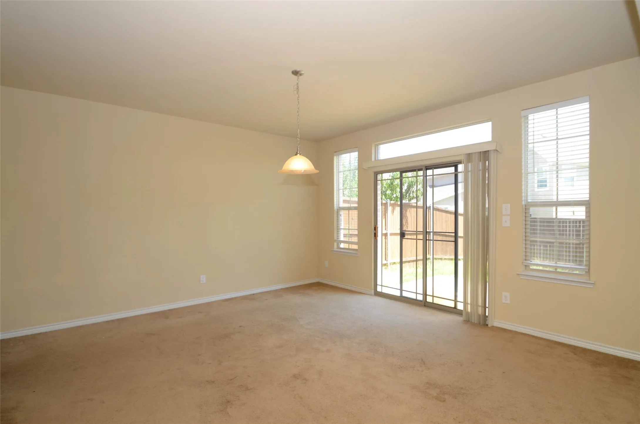Single Family Residence For Rent in Collin County , 6504 Hickory Hill Drive, Plano, Texas 75074, 3 Bedroom, 3 Bathroom, 2 Garage spaces, 2,631 Sqft, built in 2006, mls#21319934, Real Estate Agent in Plano, Homes For Rent in Collin county, Homes For Rent in Plano, Realtor in Plano Texas, Real Estate Brokerage Independent Realty Texas, Luminita Cordes Realtor