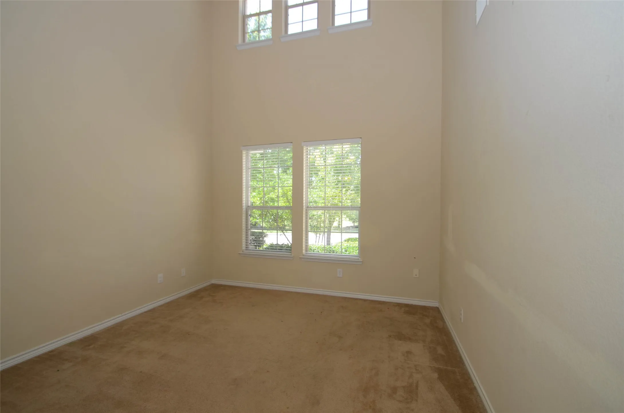 Single Family Residence For Rent in Collin County , 6504 Hickory Hill Drive, Plano, Texas 75074, 3 Bedroom, 3 Bathroom, 2 Garage spaces, 2,631 Sqft, built in 2006, mls#21319934, Real Estate Agent in Plano, Homes For Rent in Collin county, Homes For Rent in Plano, Realtor in Plano Texas, Real Estate Brokerage Independent Realty Texas, Luminita Cordes Realtor