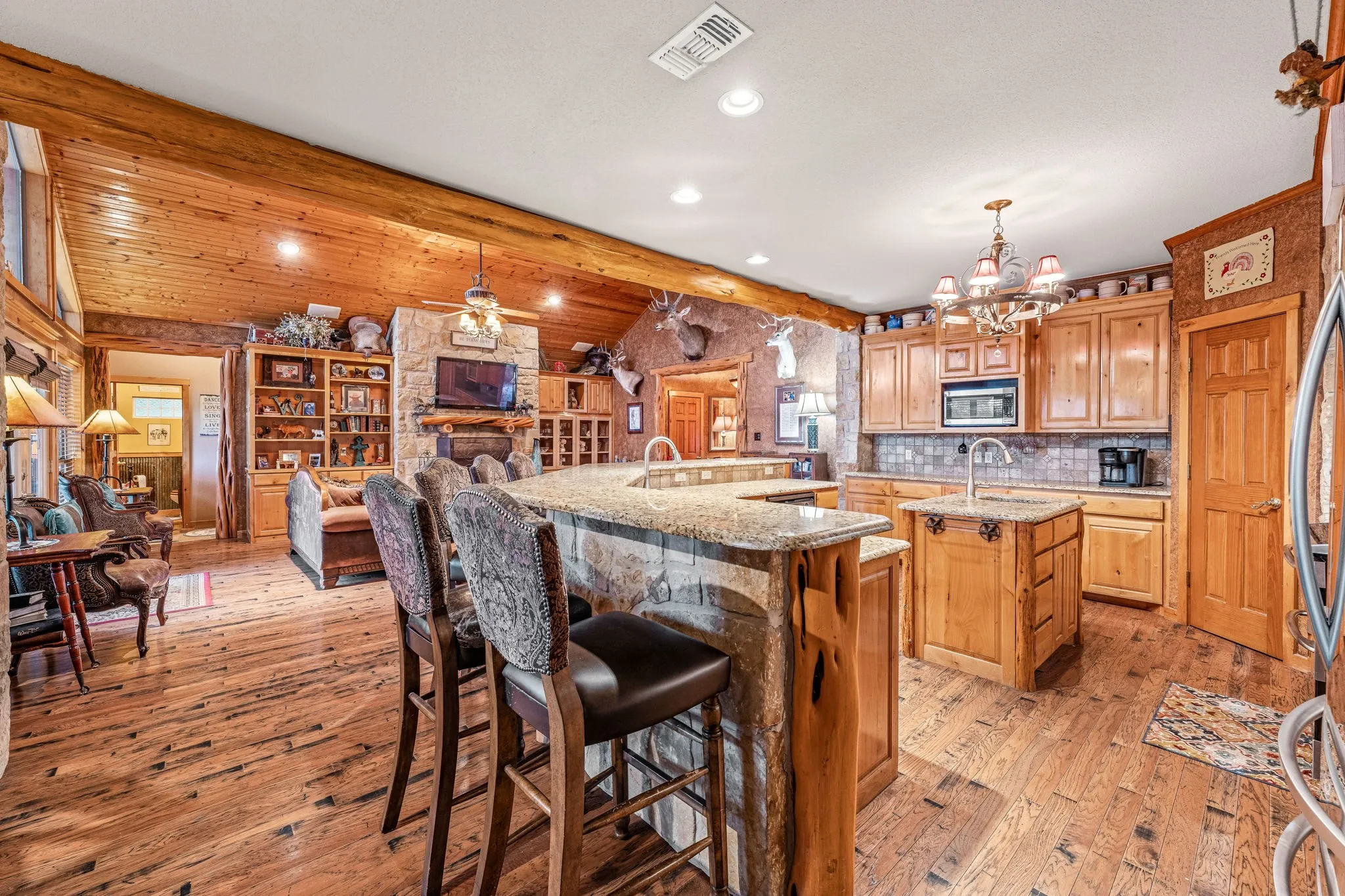 Single Family Residence For Sale in Erath County , 475 Magic Valley, Bluff Dale, Texas 76433, 5 Bedroom, 5 Bathroom, Garage spaces, 4,004 Sqft, built in 2004, mls#21320202, Real Estate Agent in Bluff Dale, Homes For Sale in Erath county, Homes For Sale in Bluff Dale, Realtor in Bluff Dale Texas, Real Estate Brokerage Independent Realty Texas, Luminita Cordes Realtor
