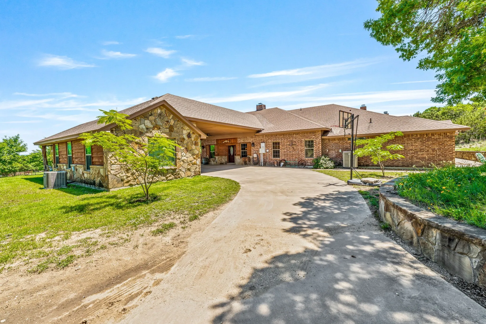 Single Family Residence For Sale in Erath County , 475 Magic Valley, Bluff Dale, Texas 76433, 5 Bedroom, 5 Bathroom, Garage spaces, 4,004 Sqft, built in 2004, mls#21320202, Real Estate Agent in Bluff Dale, Homes For Sale in Erath county, Homes For Sale in Bluff Dale, Realtor in Bluff Dale Texas, Real Estate Brokerage Independent Realty Texas, Luminita Cordes Realtor