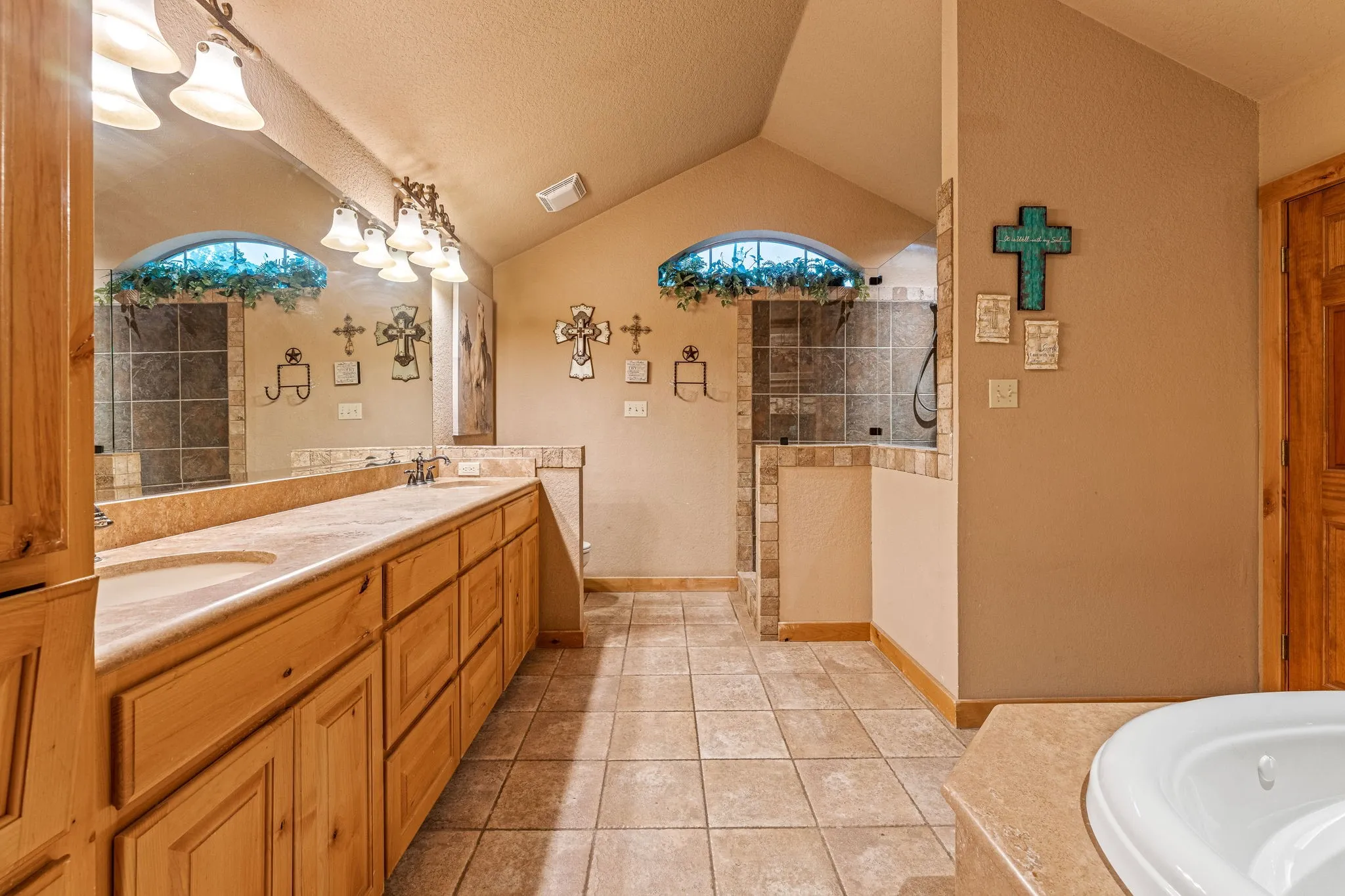 Single Family Residence For Sale in Erath County , 475 Magic Valley, Bluff Dale, Texas 76433, 5 Bedroom, 5 Bathroom, Garage spaces, 4,004 Sqft, built in 2004, mls#21320202, Real Estate Agent in Bluff Dale, Homes For Sale in Erath county, Homes For Sale in Bluff Dale, Realtor in Bluff Dale Texas, Real Estate Brokerage Independent Realty Texas, Luminita Cordes Realtor