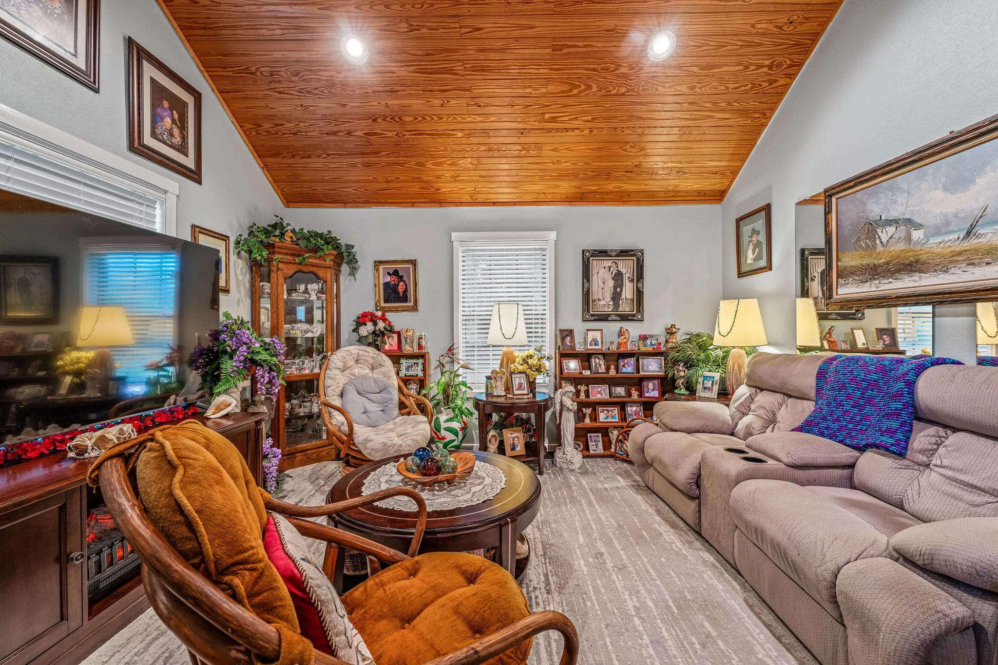 Single Family Residence For Sale in Erath County , 475 Magic Valley, Bluff Dale, Texas 76433, 5 Bedroom, 5 Bathroom, Garage spaces, 4,004 Sqft, built in 2004, mls#21320202, Real Estate Agent in Bluff Dale, Homes For Sale in Erath county, Homes For Sale in Bluff Dale, Realtor in Bluff Dale Texas, Real Estate Brokerage Independent Realty Texas, Luminita Cordes Realtor